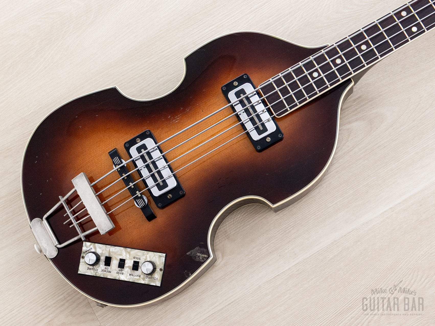 Hofner 500/1 Violin Bass 1973-74 純正ケース付 1974 Hofner 500/1 Beatle Bass Vintage Violin Bass Sunburst w/ Blade Pi