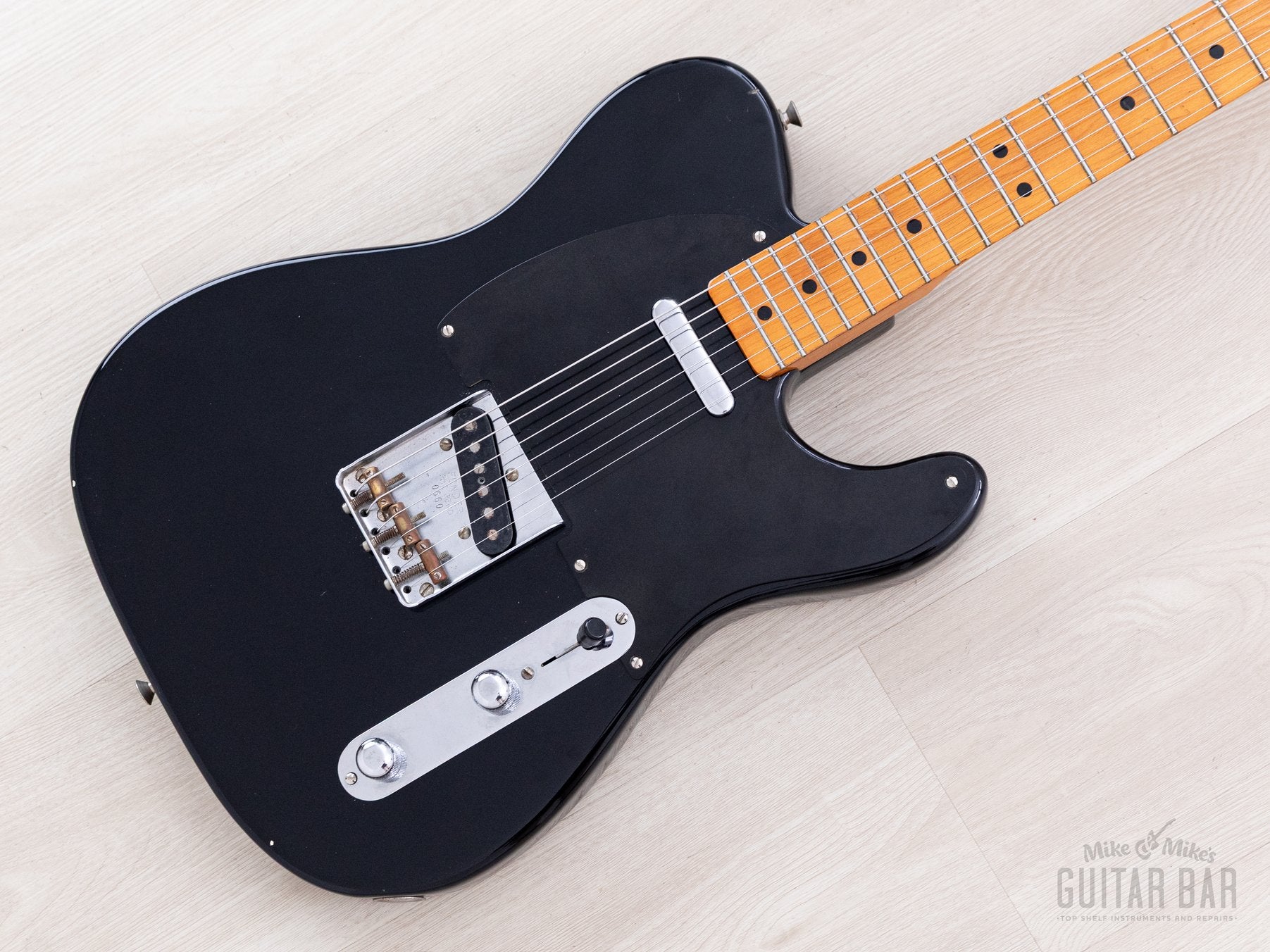 Fender Telecas American Vintage (1982製) 1982 Fender Fullerton '52 American Vintage Telecaster Black