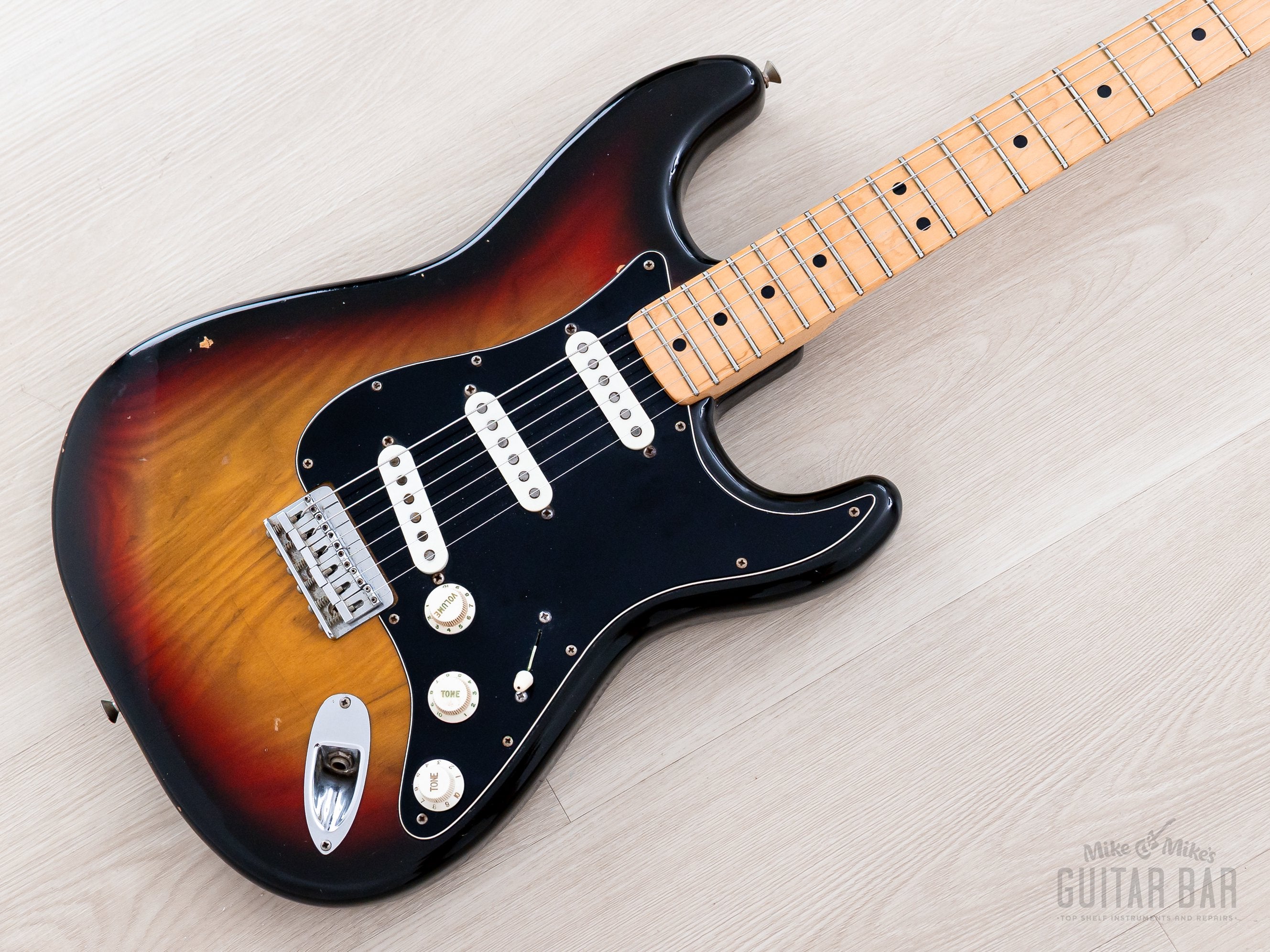 1976 Fender Stratocaster Hardtail Vintage Electric Guitar Sunburst w/