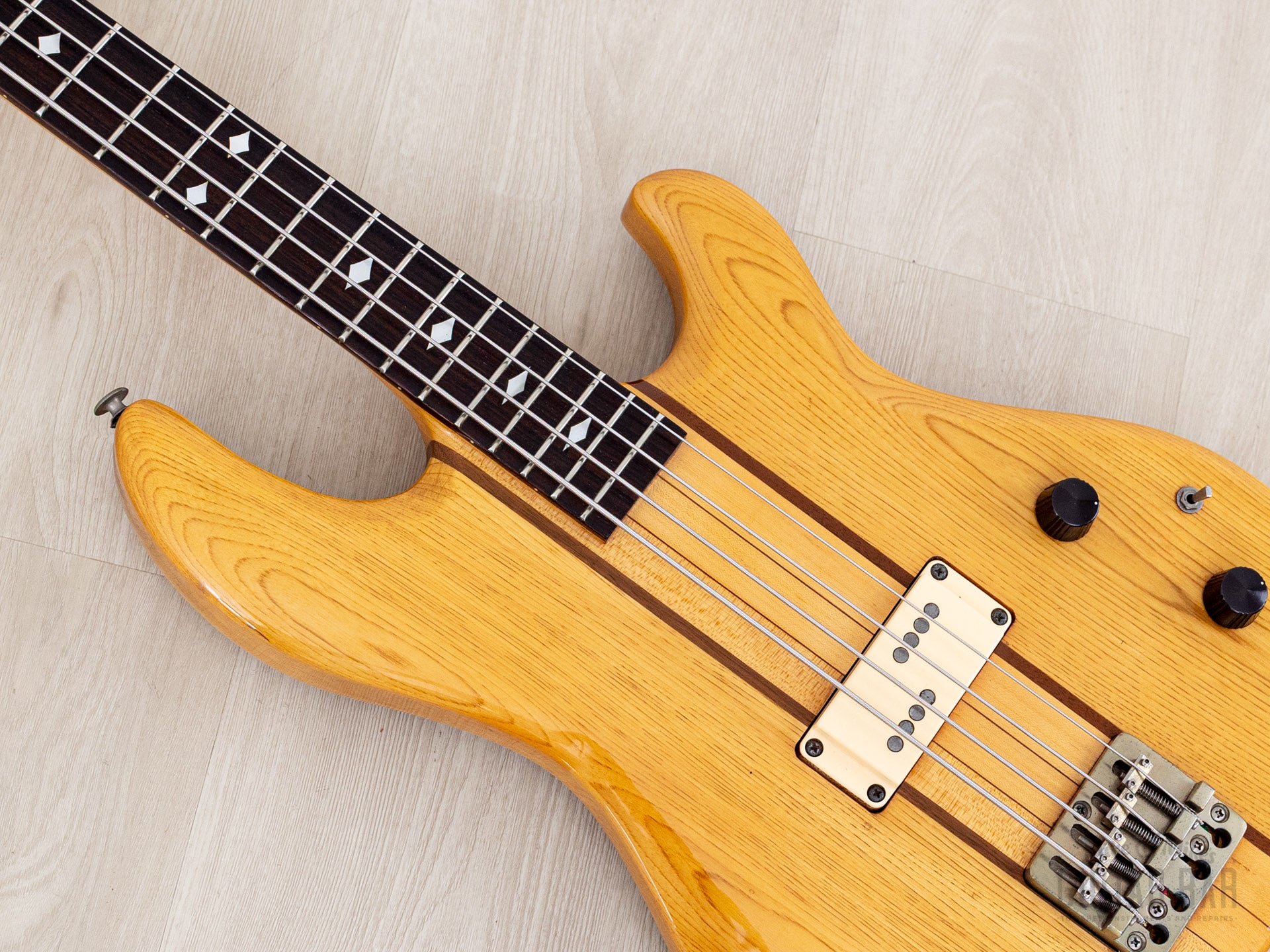 Aria pro Ⅱ TSB-550 ヴィンテージ 日本製 ベース 1980 Aria Pro II Thor Sound TSB-550 Neck Through Vintage