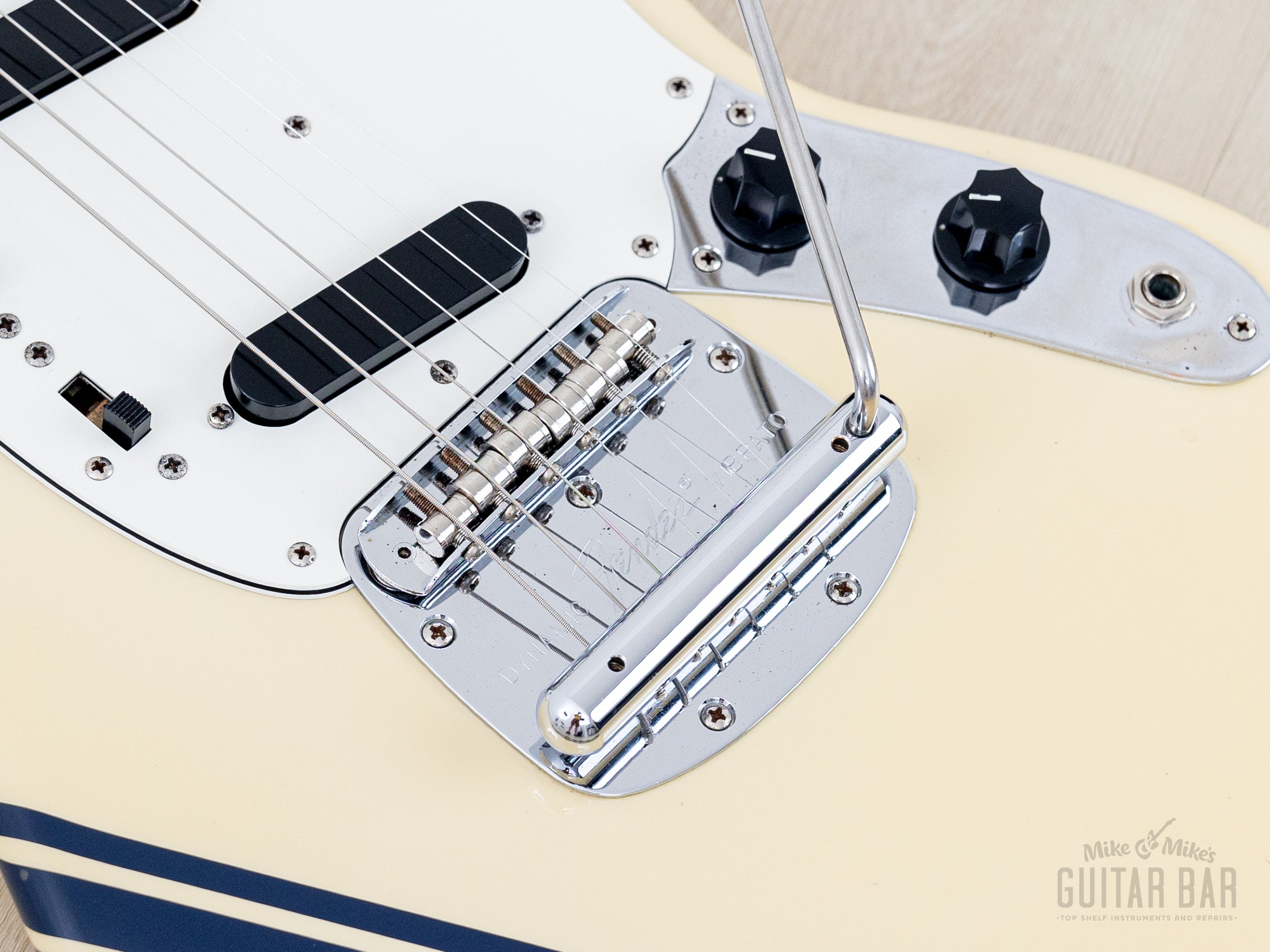 2011 Fender Competition Mustang '73 Vintage Reissue MG73-CO Olympic Wh