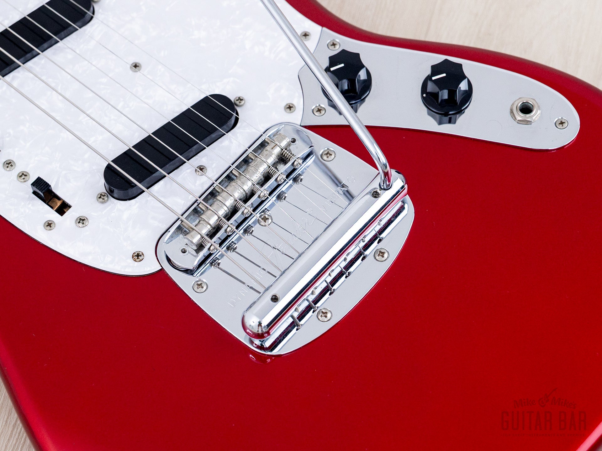 Fender Mustang　MG69MH Fender Made in Japan MG69/MH Mustang Electric Guitar - Candy