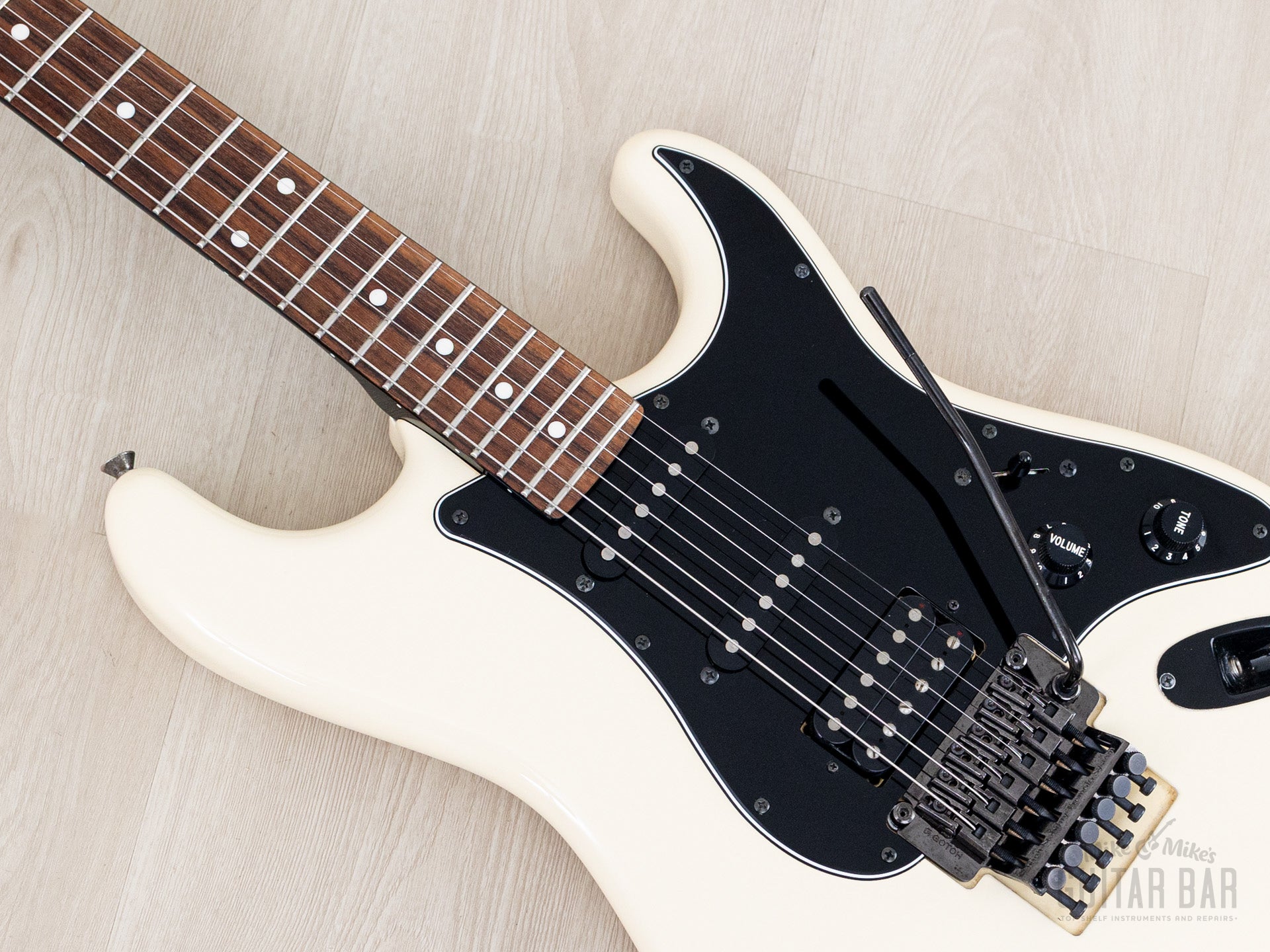 Fender ストラト　　SSH 2014 Fender Stratocaster ST62-FR SSH Superstrat Vintage White w/ Floyd