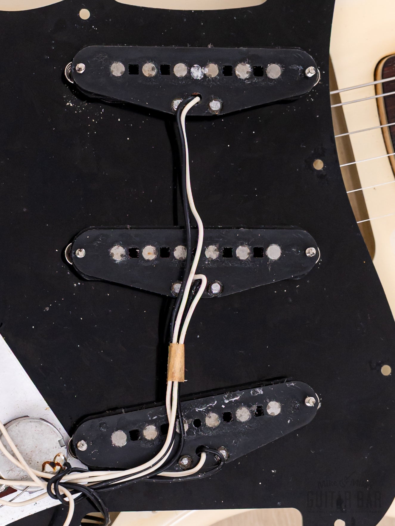 1985 Fender JV Stratocaster '72 Vintage Reissue ST72-65 Olympic White