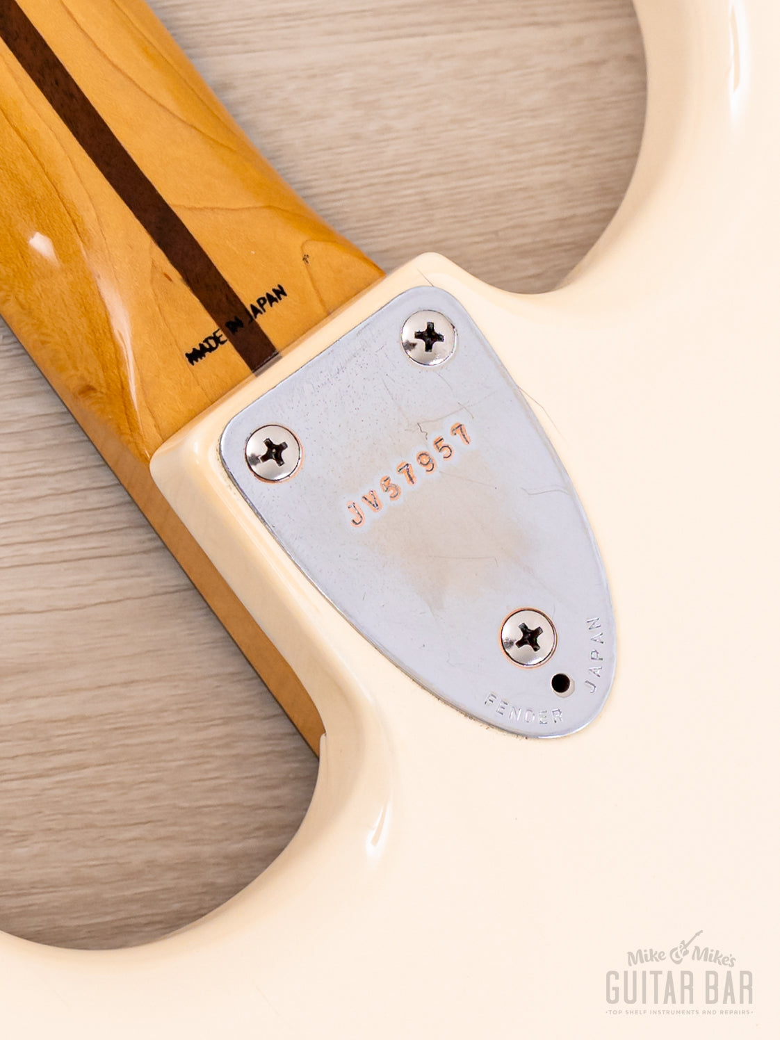 1985 Fender JV Stratocaster '72 Vintage Reissue ST72-65 Olympic White