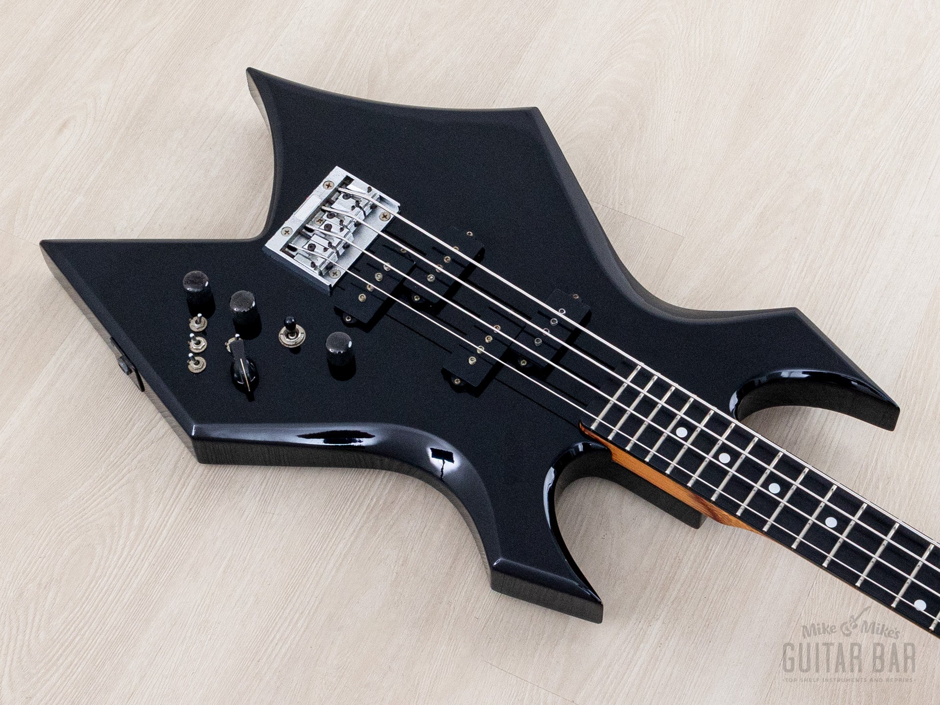 レボちゃん( *´艸｀) 1989 BC Rich NJ Series Warlock Bass Black w/ Active