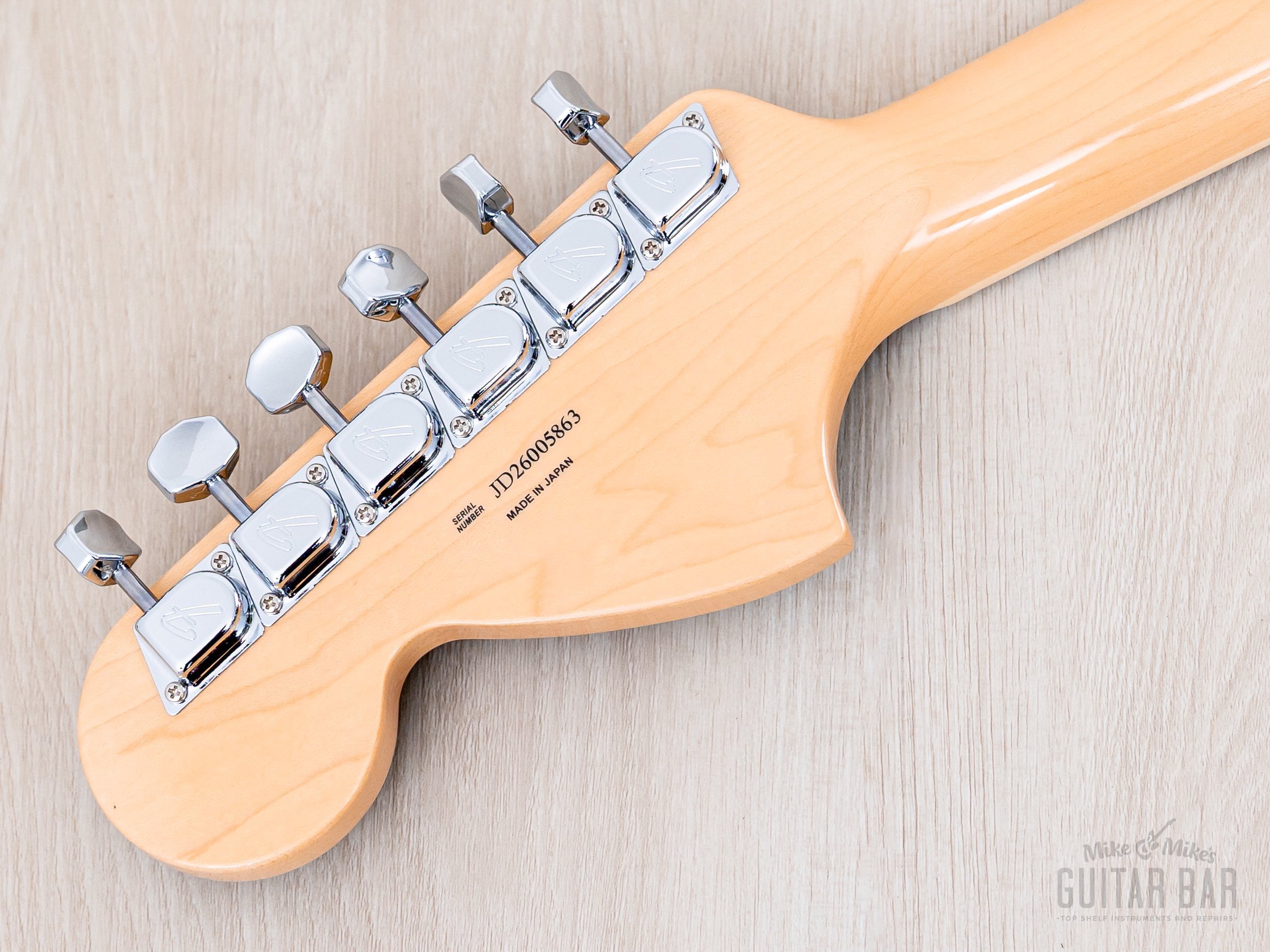 2026 Fender Traditional II Late '60s Jaguar Black + Headstock, Blocks