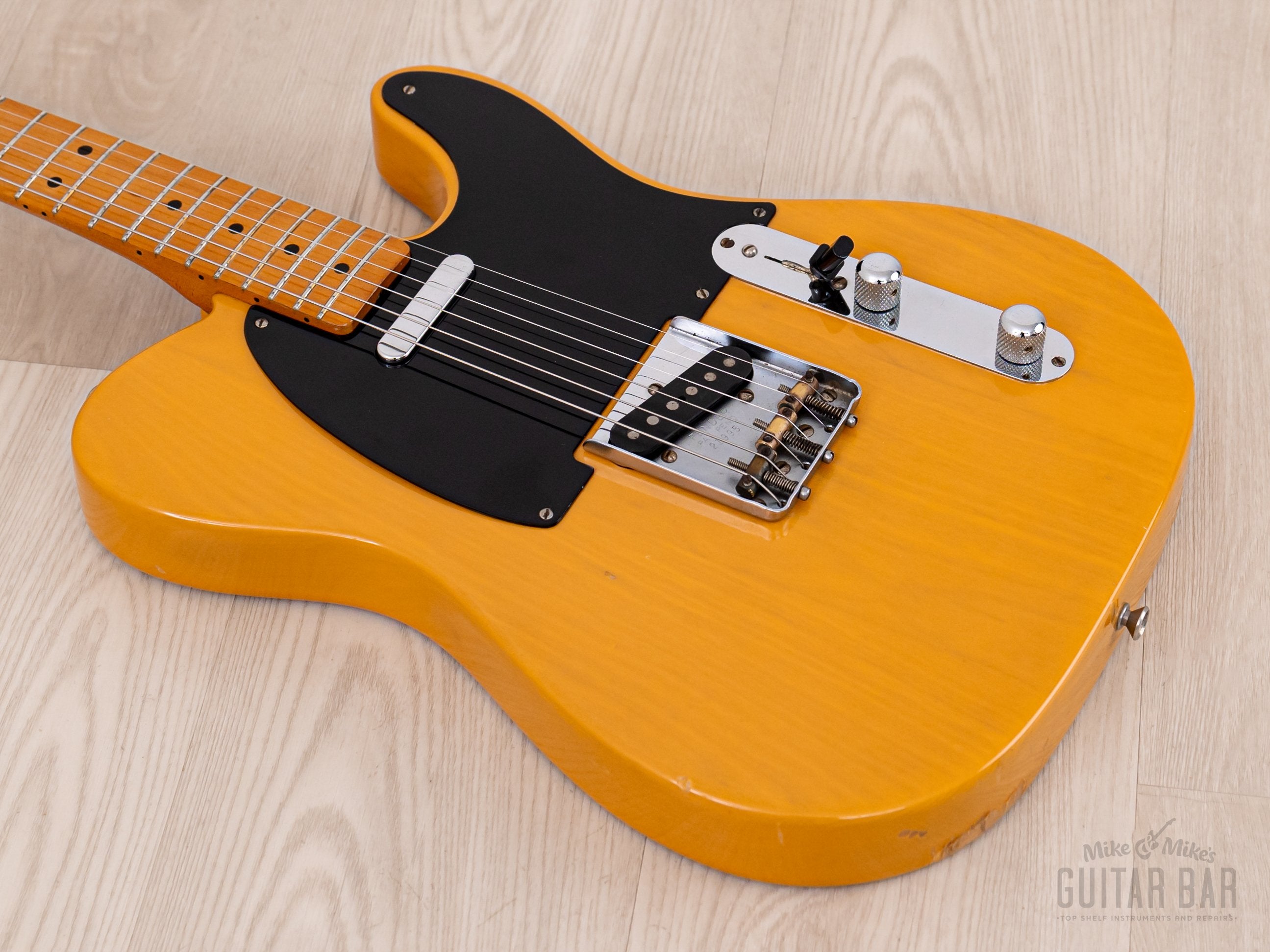 1995 Fender American Vintage '52 Telecaster Butterscotch w/ Case