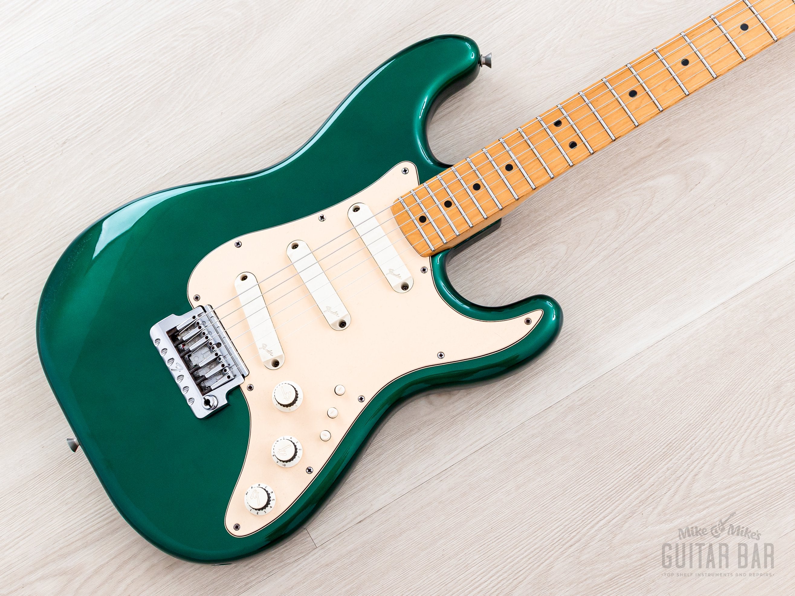 1984 Fender Stratocaster Elite Vintage Guitar Candy Apple Green w/ Cas