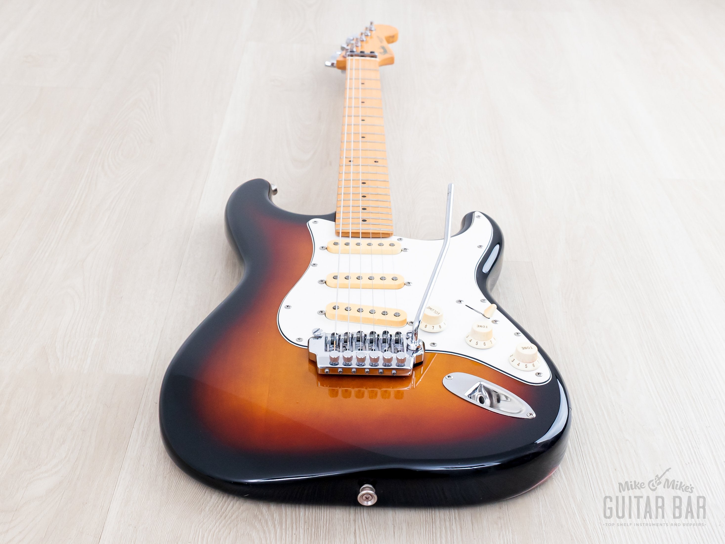 みつーん様用 Constantin Guitars stratocaster 1985 Fender Boxer Series Stratocaster ST557 Sunburst w/ Blade Shooter,
