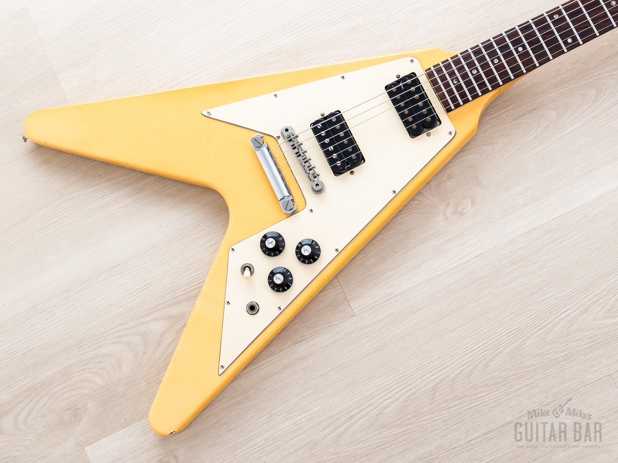1983 Gibson Flying V '67 Spec Vintage Guitar Alpine White w/ Tim Shaw