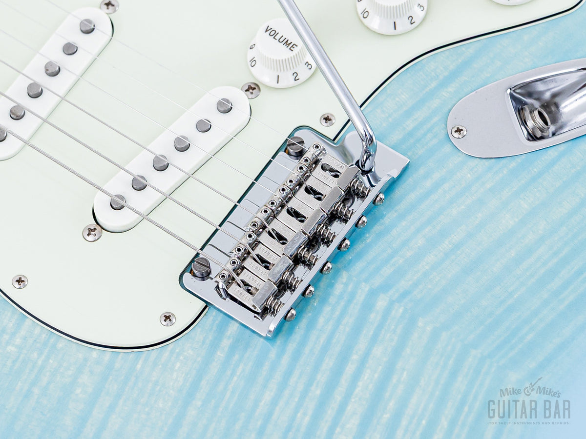 2024 Fender Hybrid II Stratocaster Flame Celeste Blue, bridge close-up