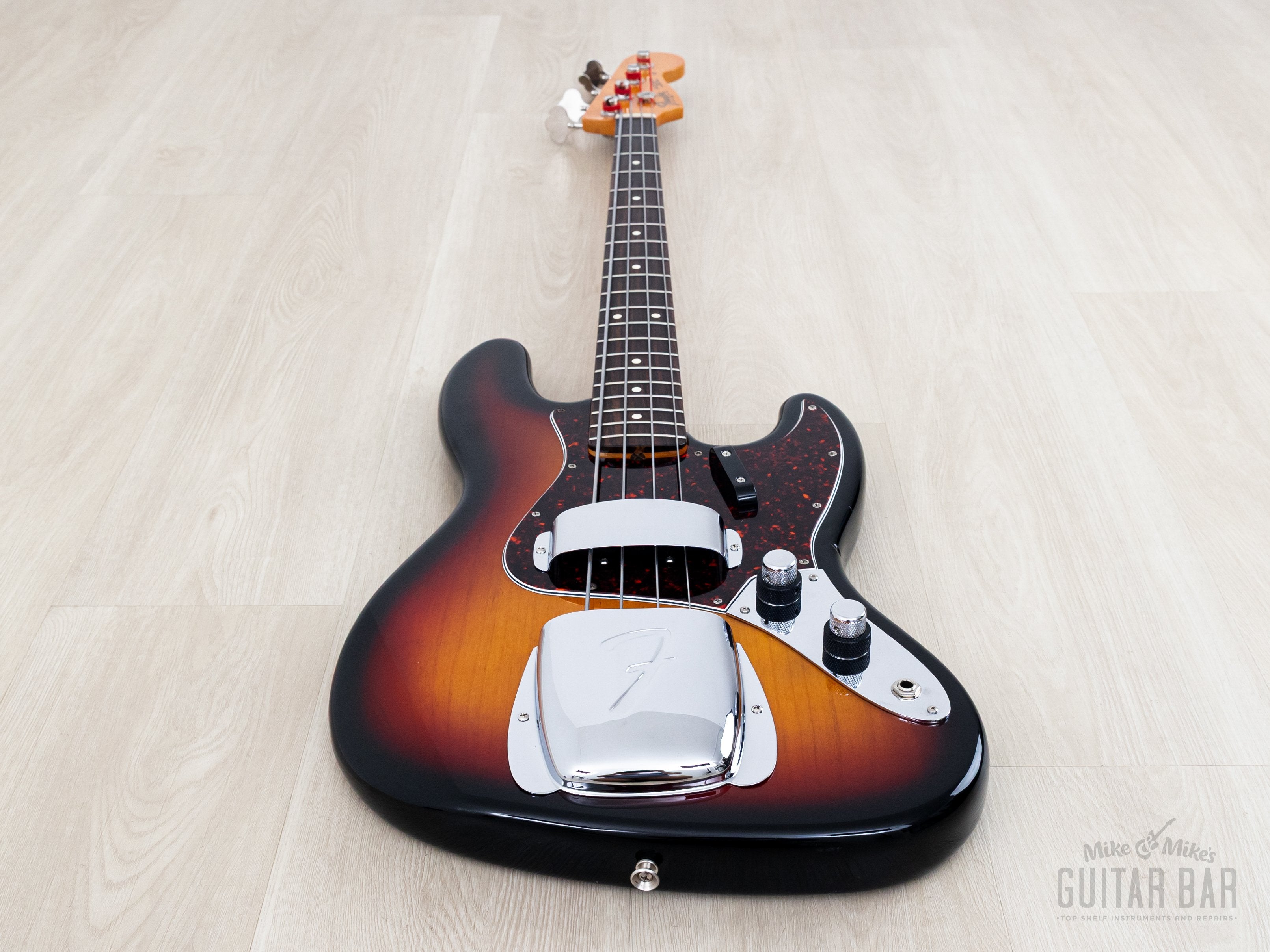 1997 Fender American Vintage '62 Jazz Bass Stack Knob Sunburst, Near-M
