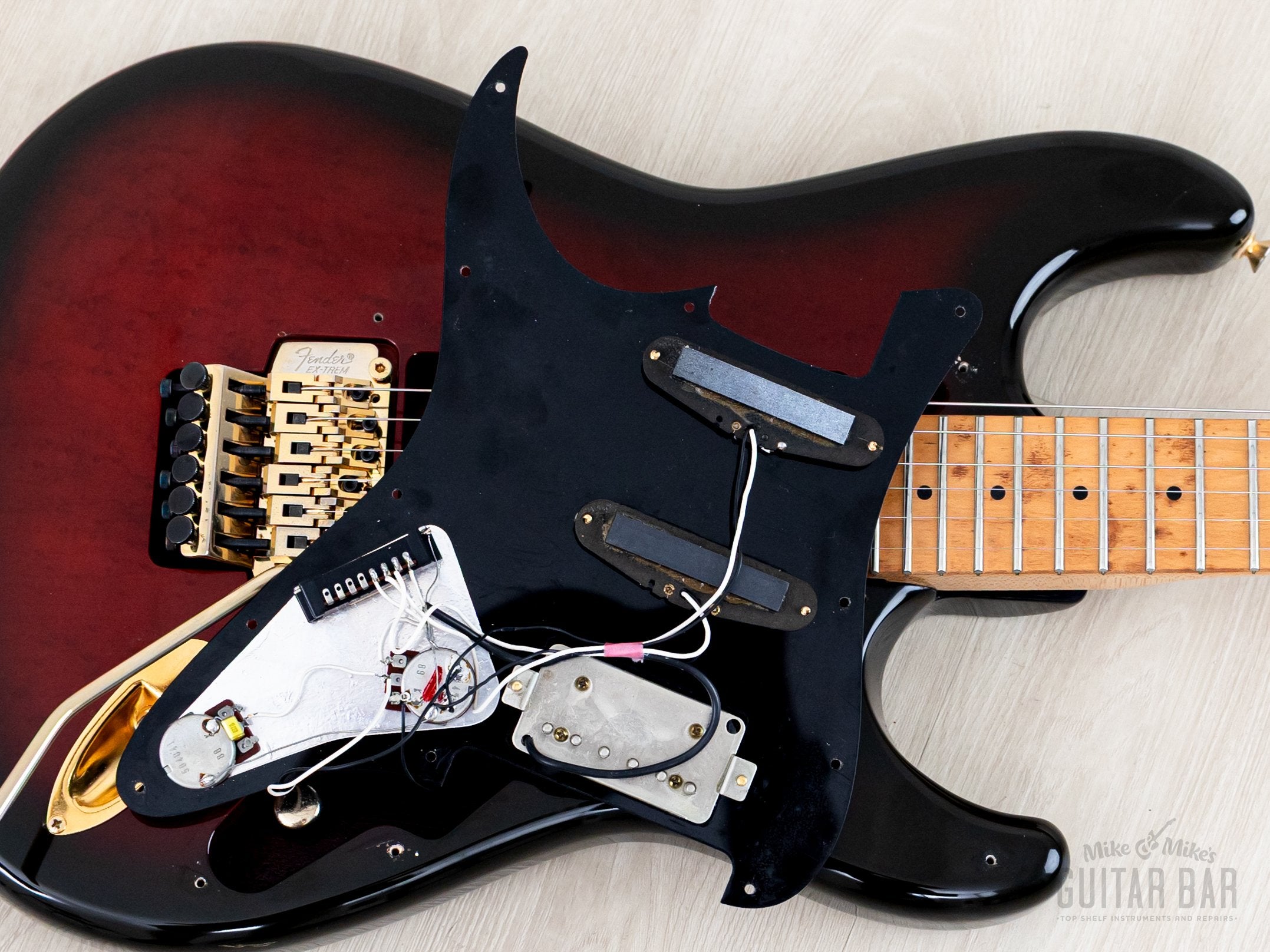 1988 Fender Pro Feel Stratocaster STR75 SSH Raspberry Sunburst w/ Floy