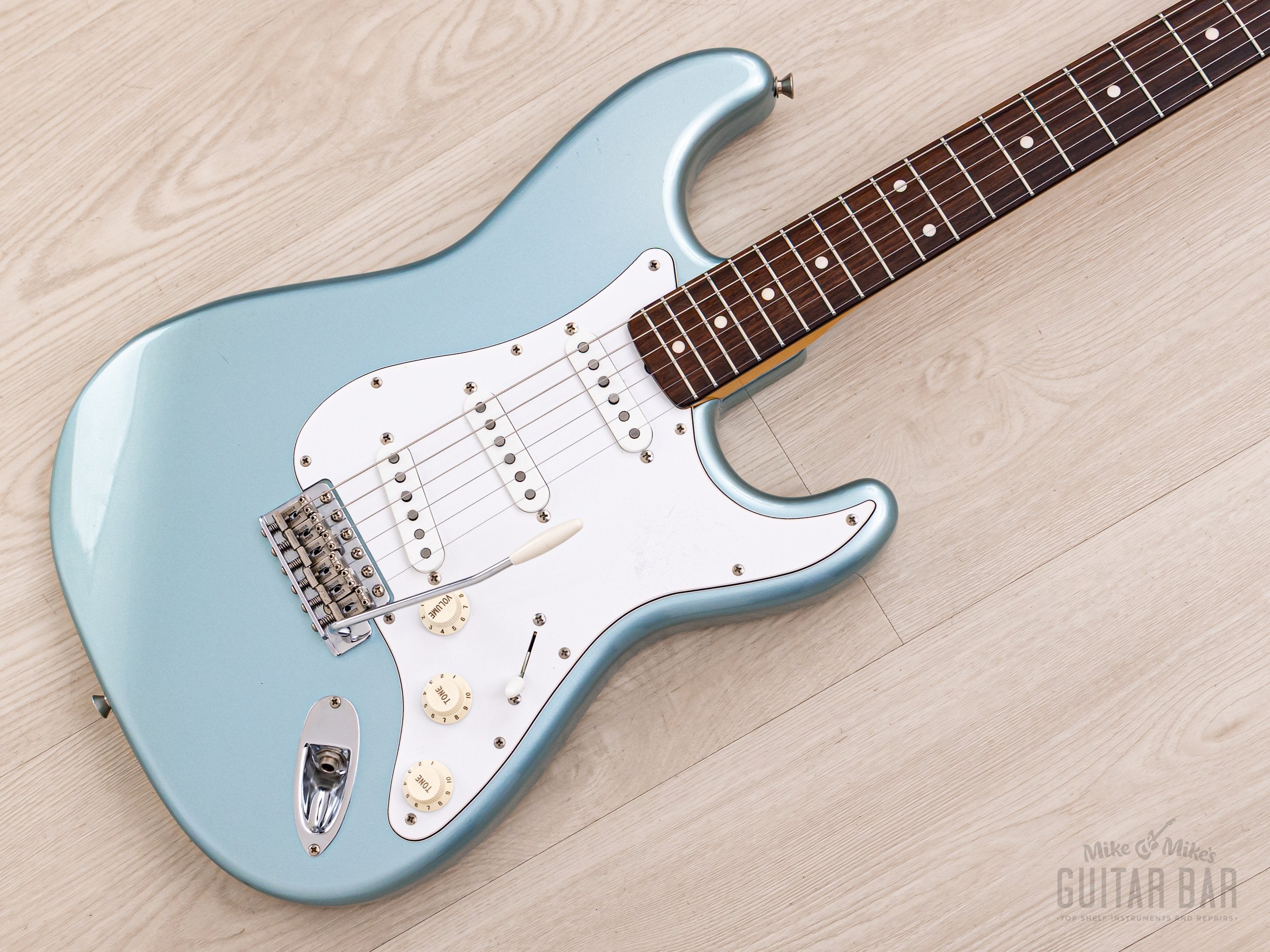 2007 Fender Stratocaster '62 Vintage Reissue ST62-US Ice Blue Metallic