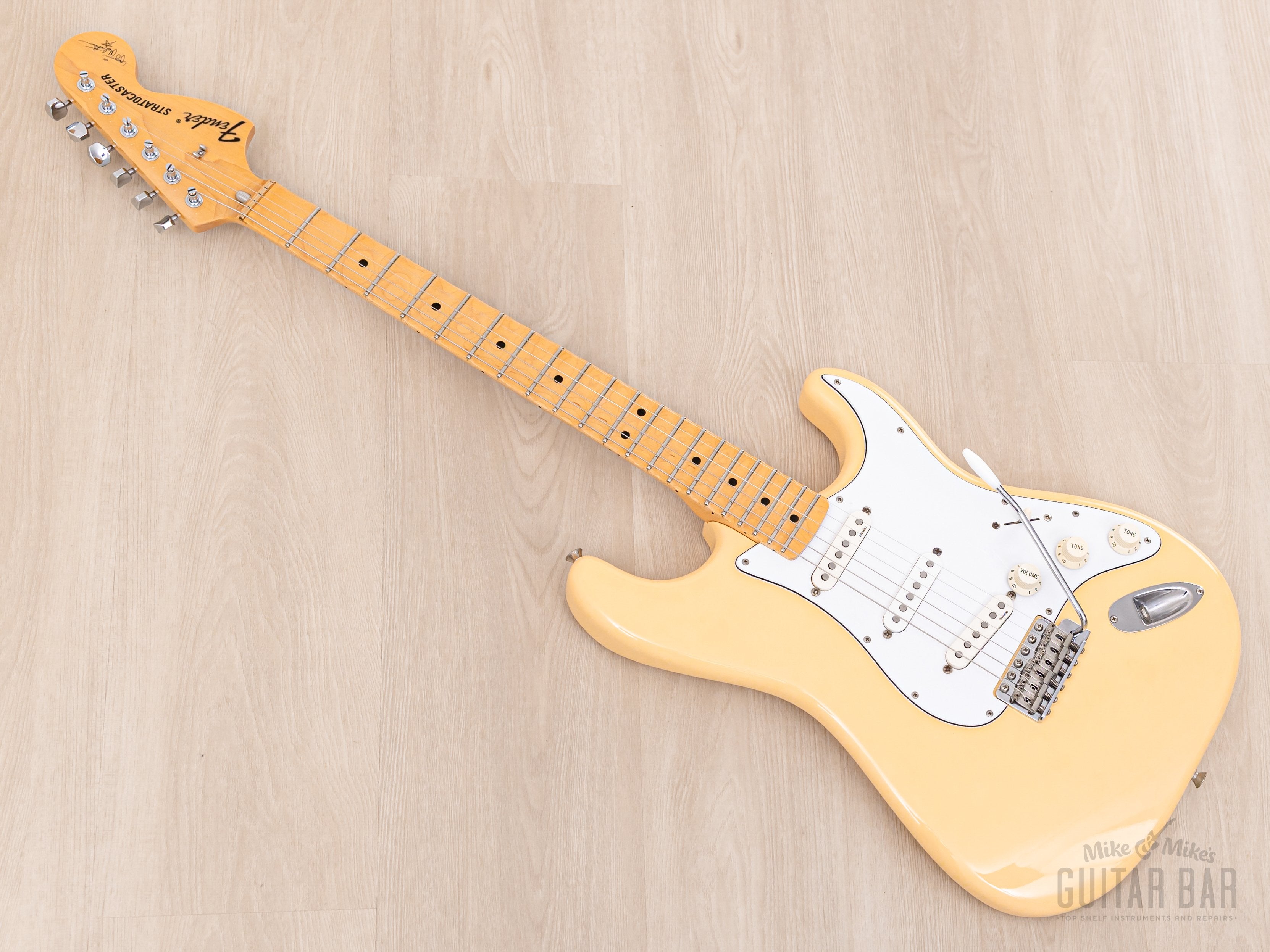 2001 Fender Yngwie Malmsteen Stratocaster ST71-140YM Yellow White, Near-Mint w/ Tweed Case & Hangtag, Japan