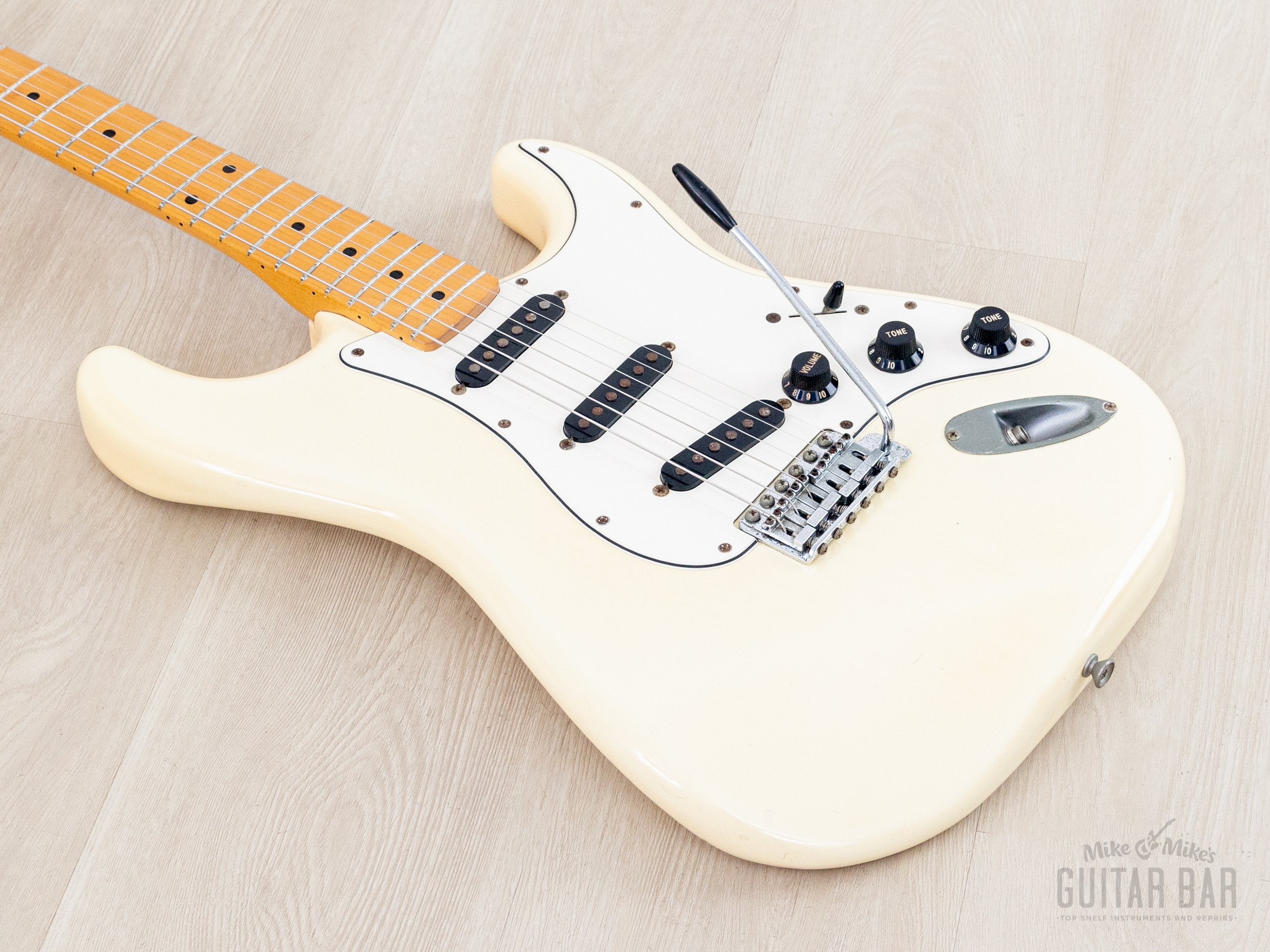 1984 Fender Stratocaster '72 Vintage Reissue ST72-55 Olympic White E-S