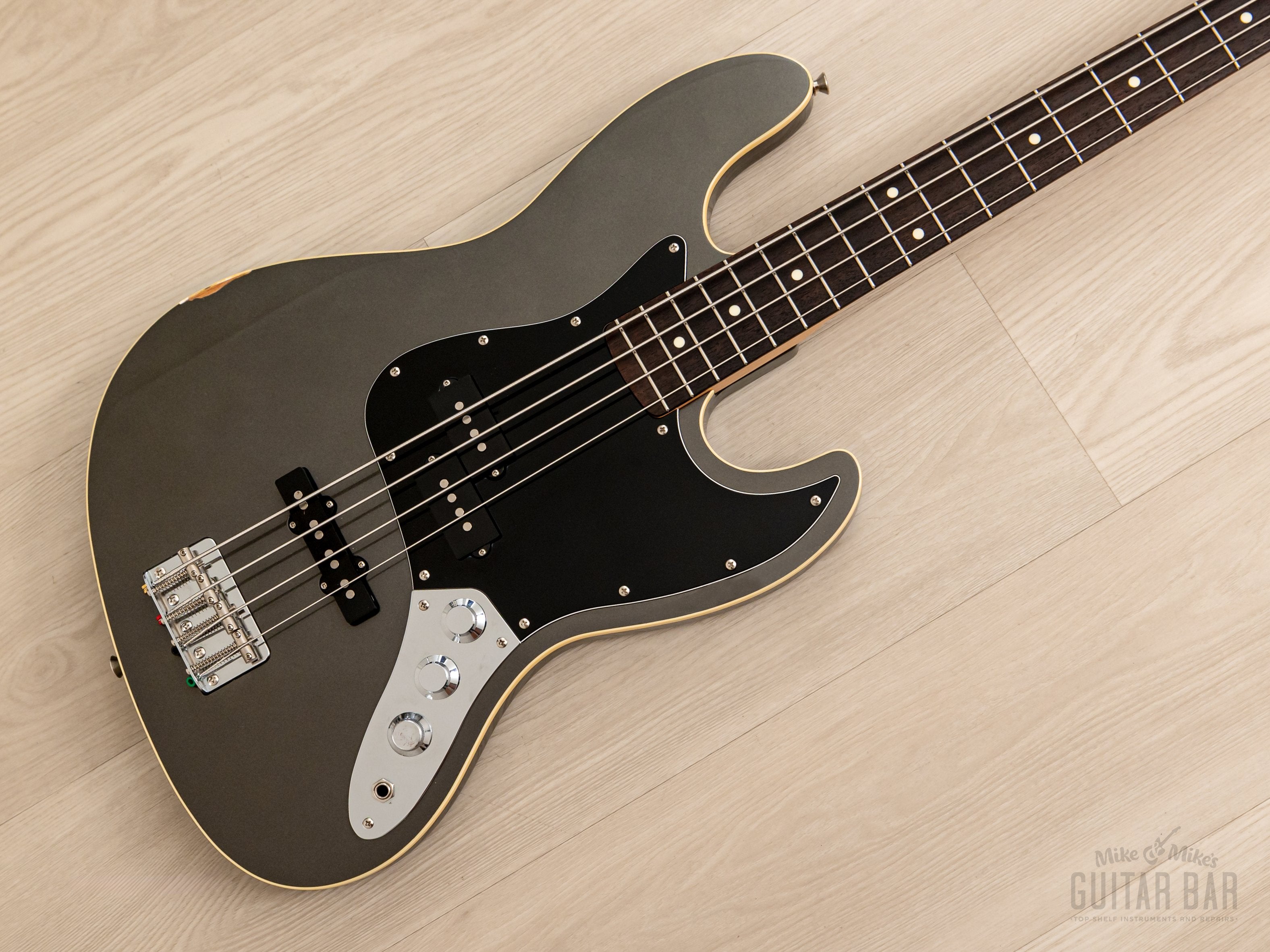 2004 Fender Aerodyne Jazz Bass model AJB-58 Dolphin Gray, Japan CIJ – Mike  & Mike's Guitar Bar