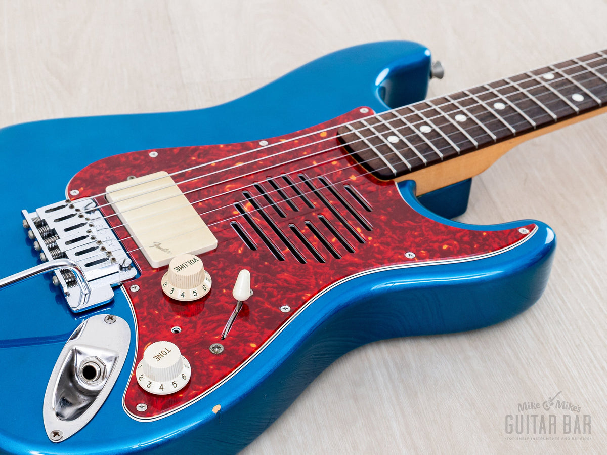 1999 Fender ST-Champ10 mini Strat Lake Placid Blue, body close-up