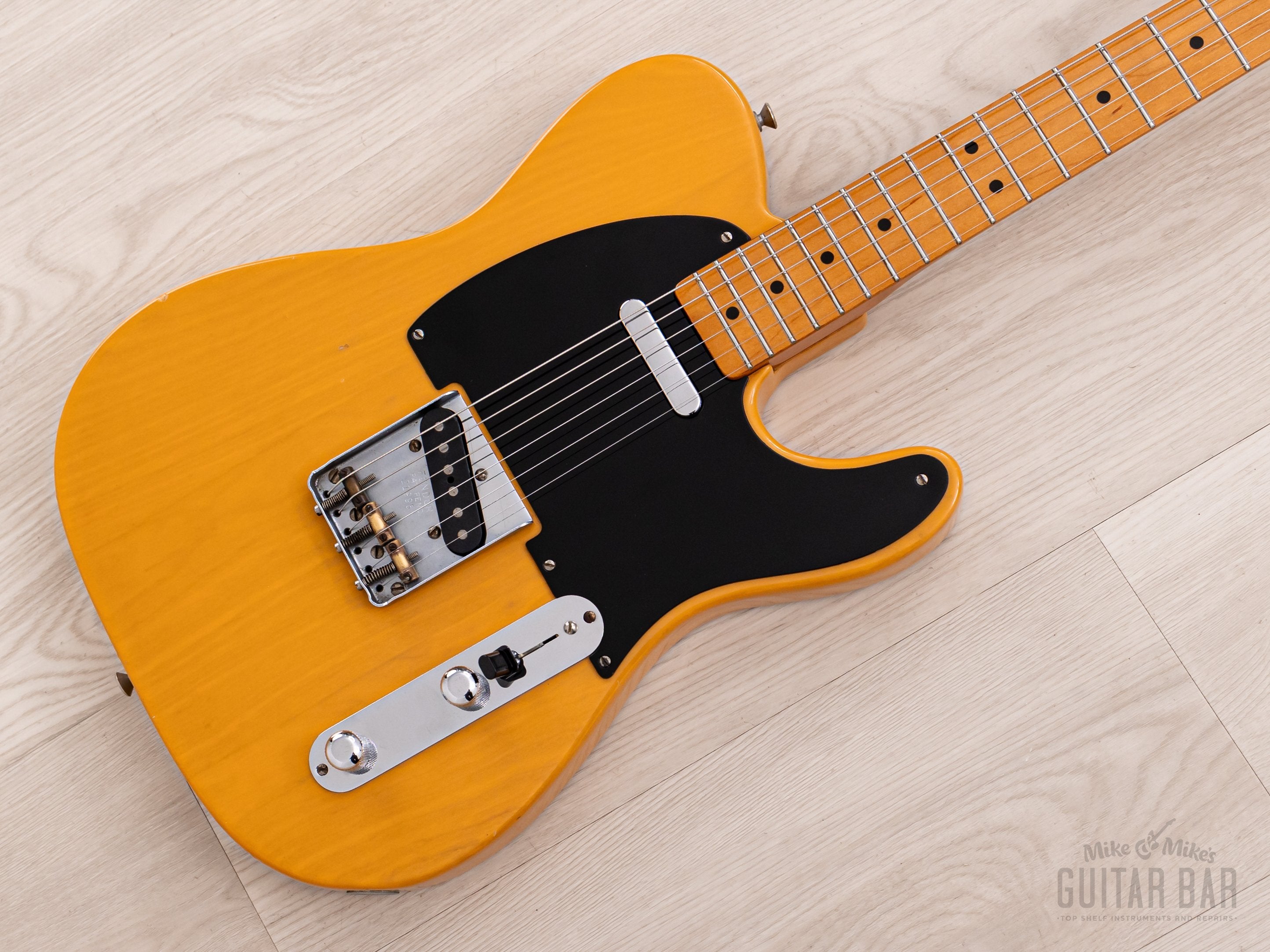 1995 Fender American Vintage '52 Telecaster Butterscotch w/ Case