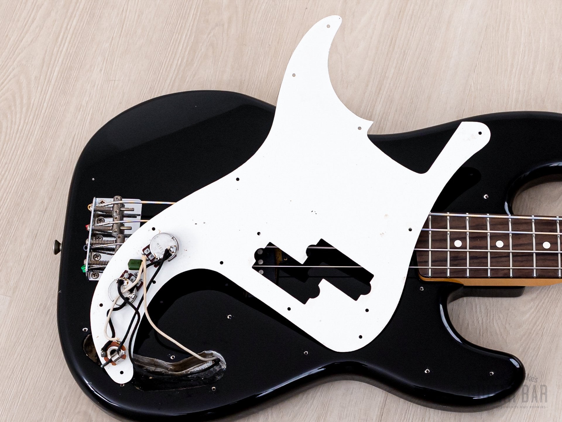 1982 Fender JV Precision Bass '62 Vintage Reissue PB62-75 Black w/ Cas