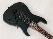 Body angled from the bass side