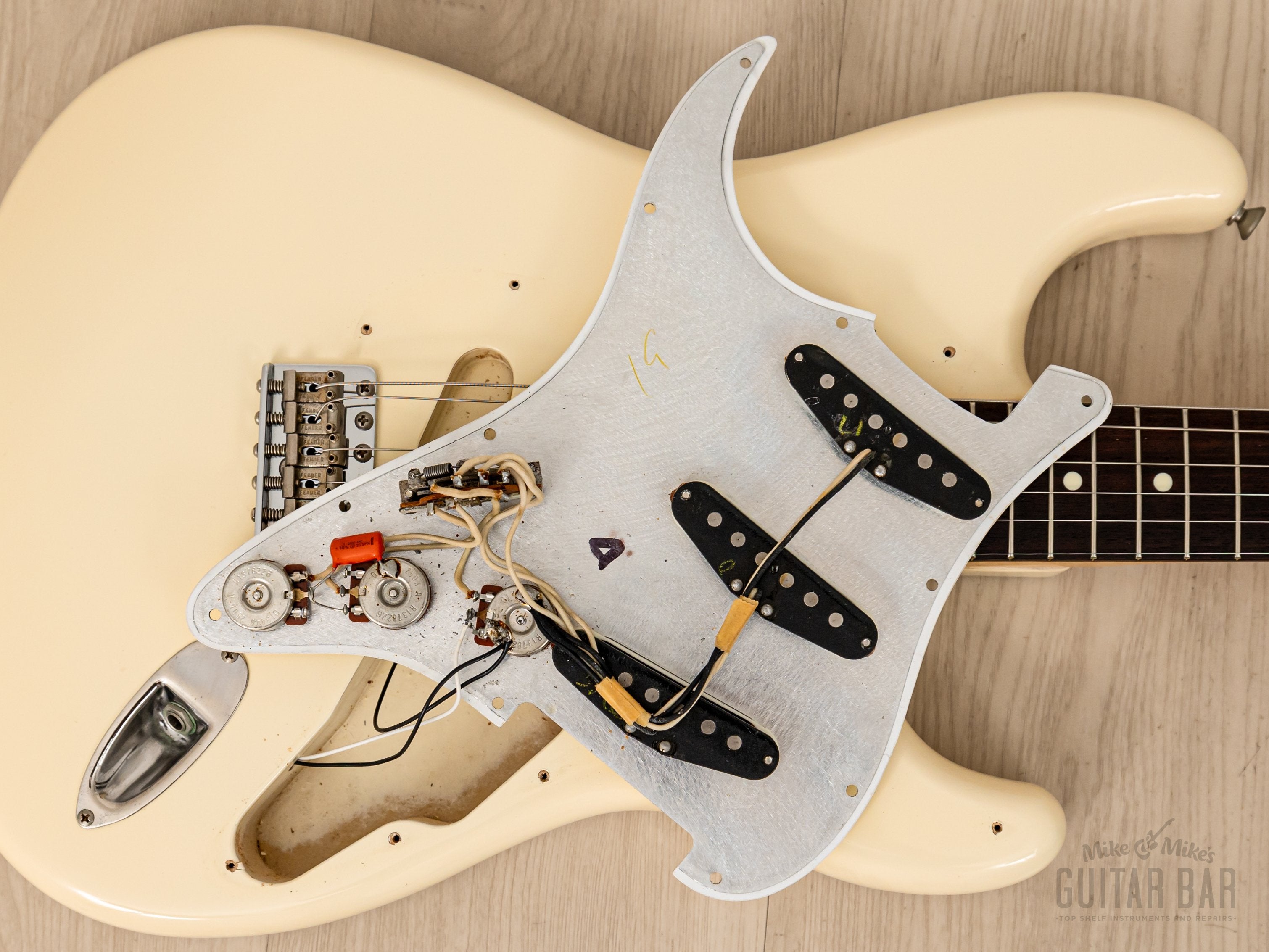 1985 Fender Stratocaster '62 Vintage Reissue ST62-70 Olympic White w/ USA  Fullerton Pickups, JV ST62-115 Electronics, Japan MIJ Fujigen