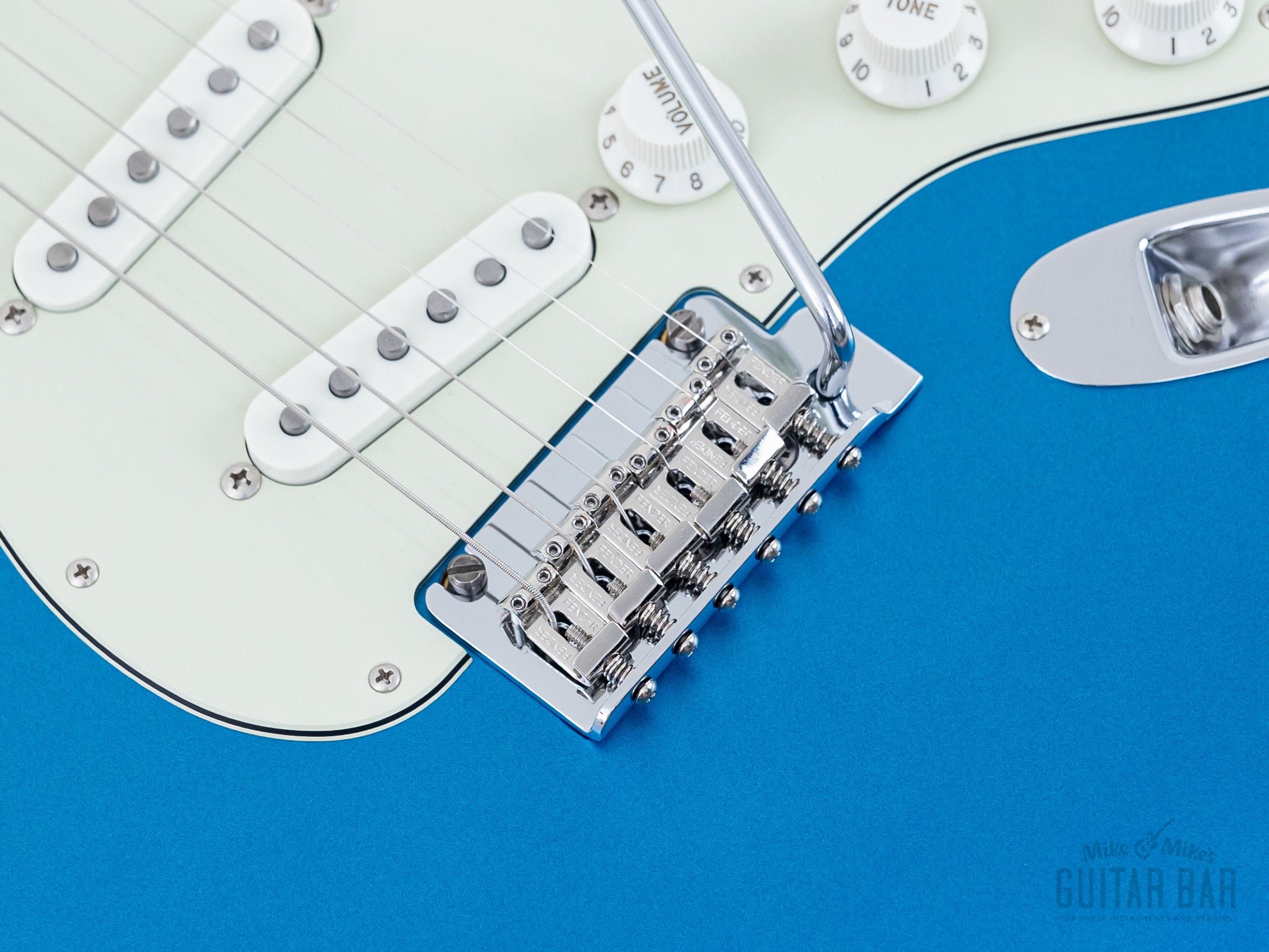 2023 Fender Hybrid II '60s Stratocaster FSR Satin Lake Placid Blue + H