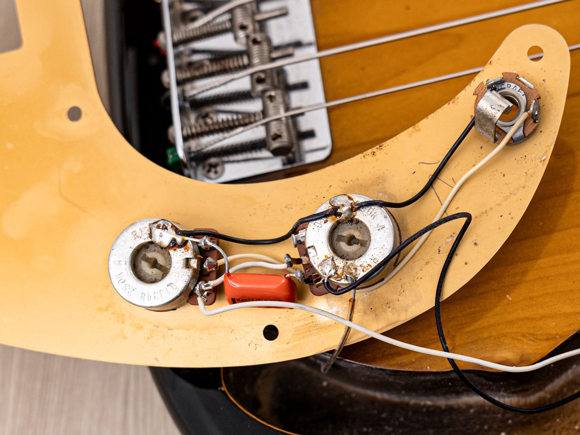 1982 Fender JV Precision Bass '57 Vintage Reissue PB57-95 Sunburst Lacquer w/ Fullerton USA Pickup, Japan MIJ Fujigen