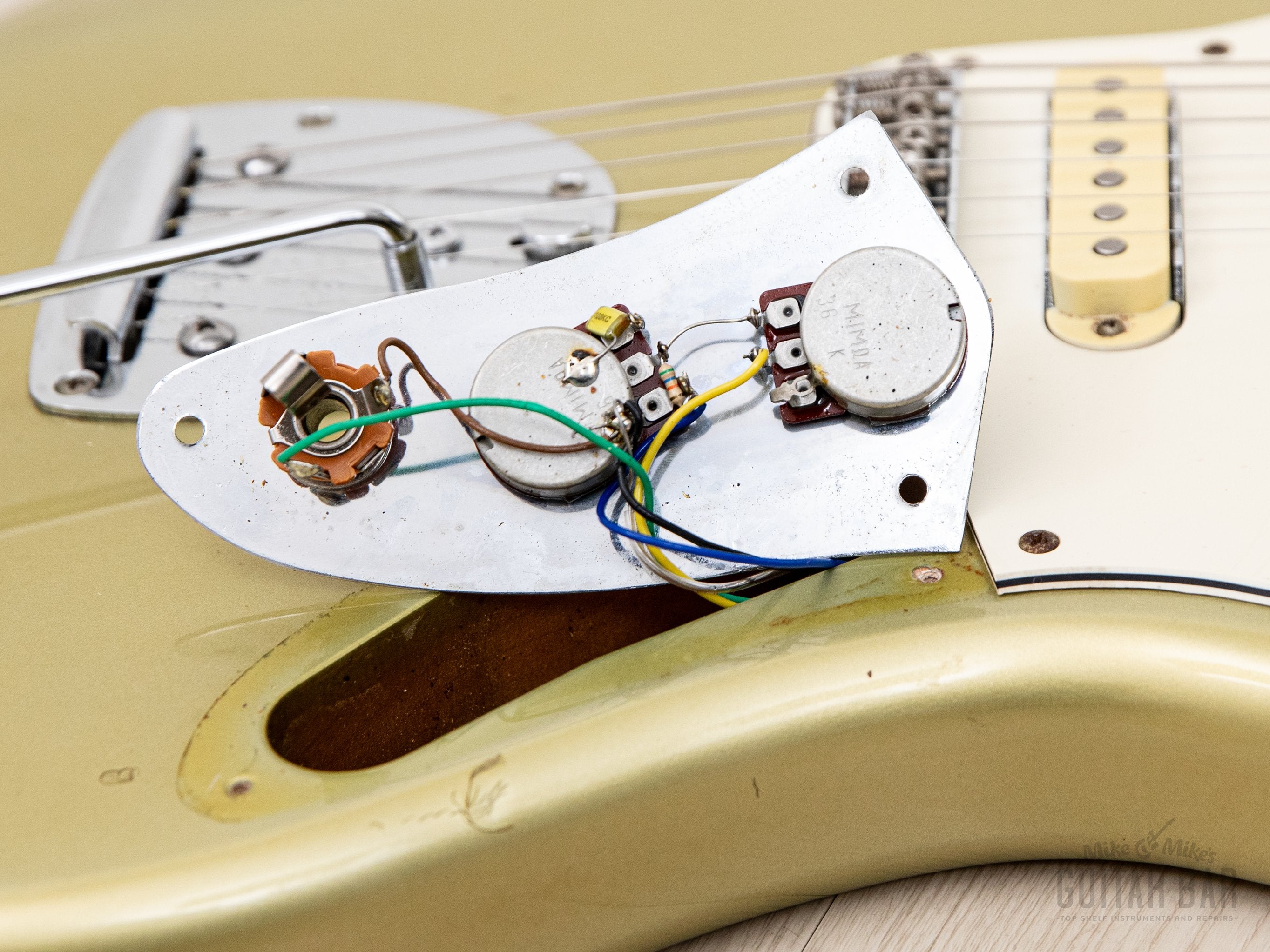 1993 Fender Order Made Jaguar '62 Vintage Reissue JG66 Shoreline Gold + Headstock w/ Case, Japan MIJ Fujigen