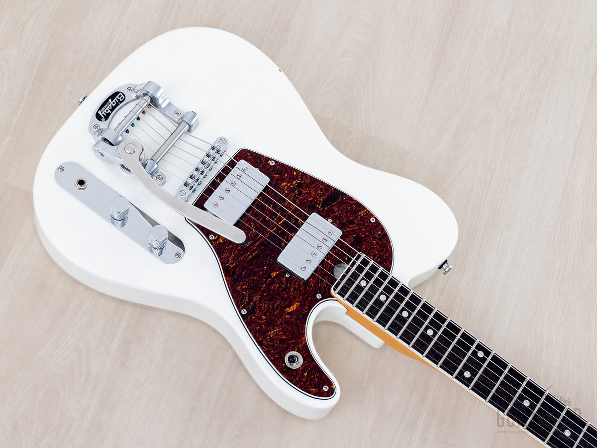 2016 Elk Cutlass CT Limited Edition White, body angled view