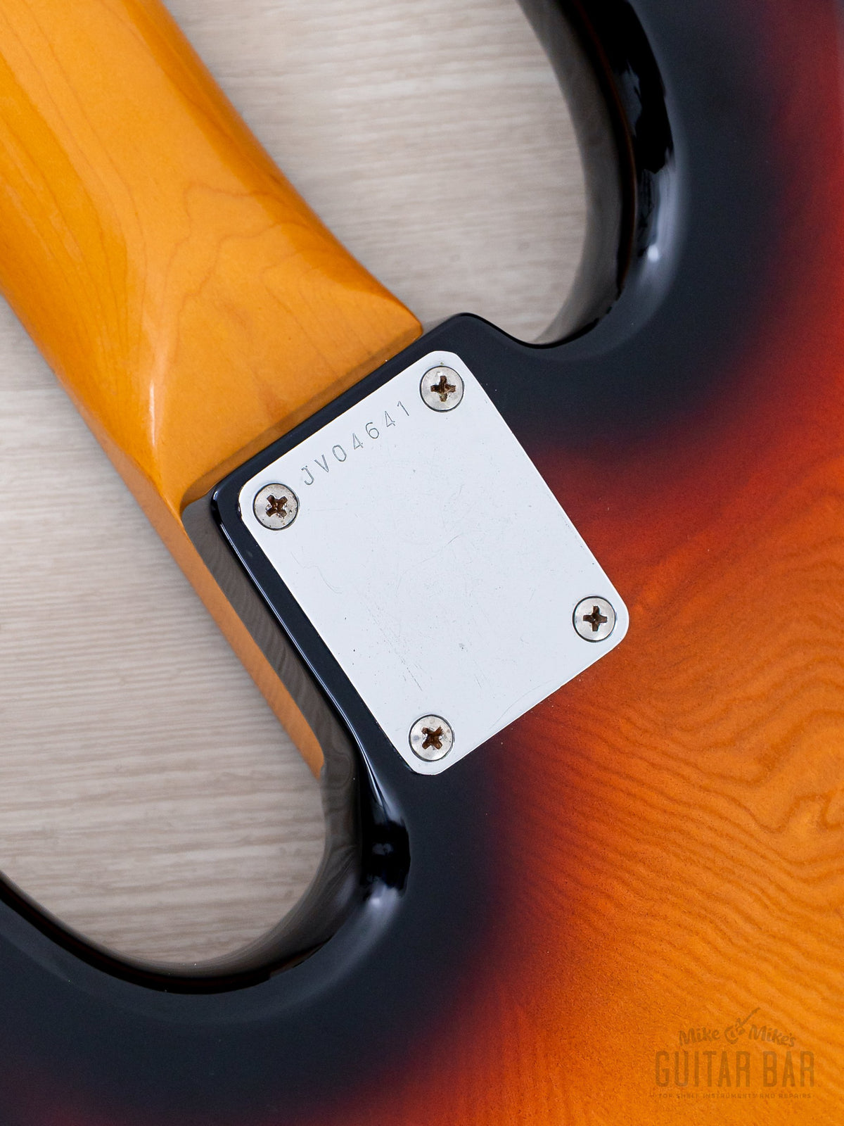 Fender JV Jazz Bass neck plate