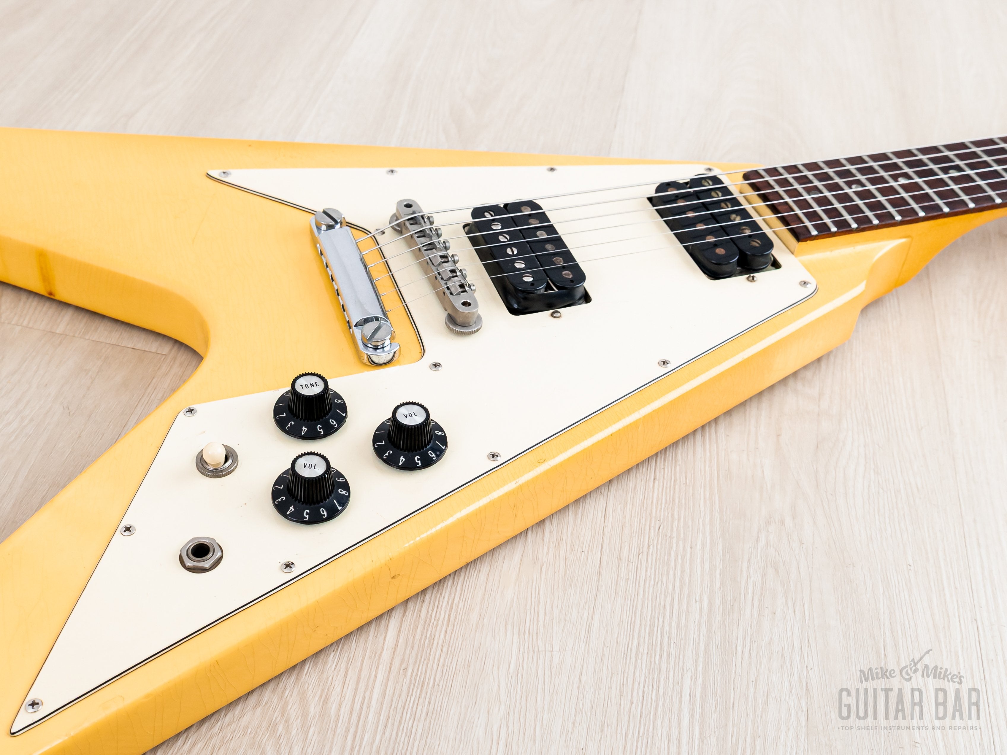 1983 Gibson Flying V '67 Spec Vintage Guitar Alpine White w/ Tim Shaw