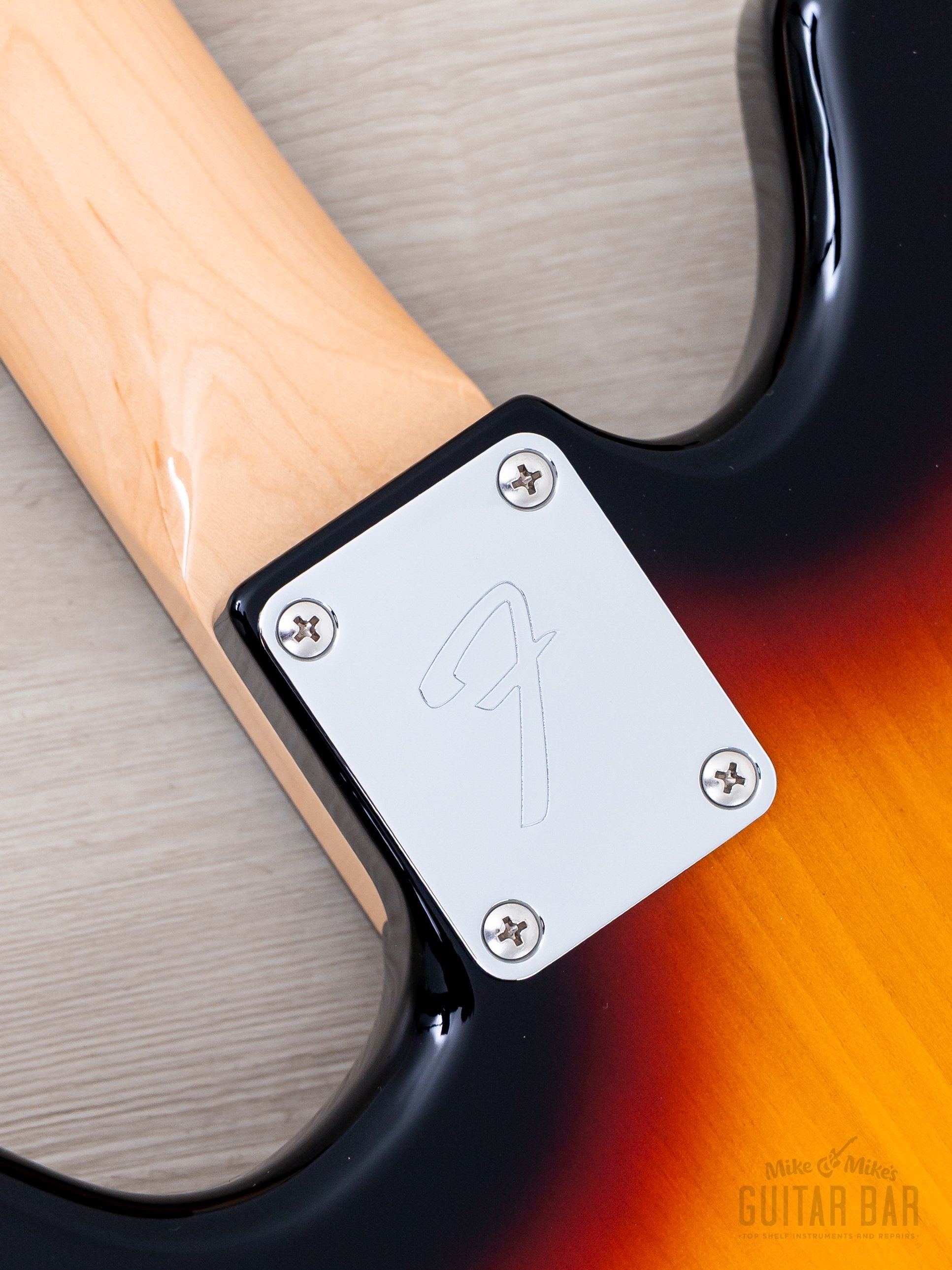 2023 Fender Traditional II '70s Mustang FSR Collection Sunburst, Japan