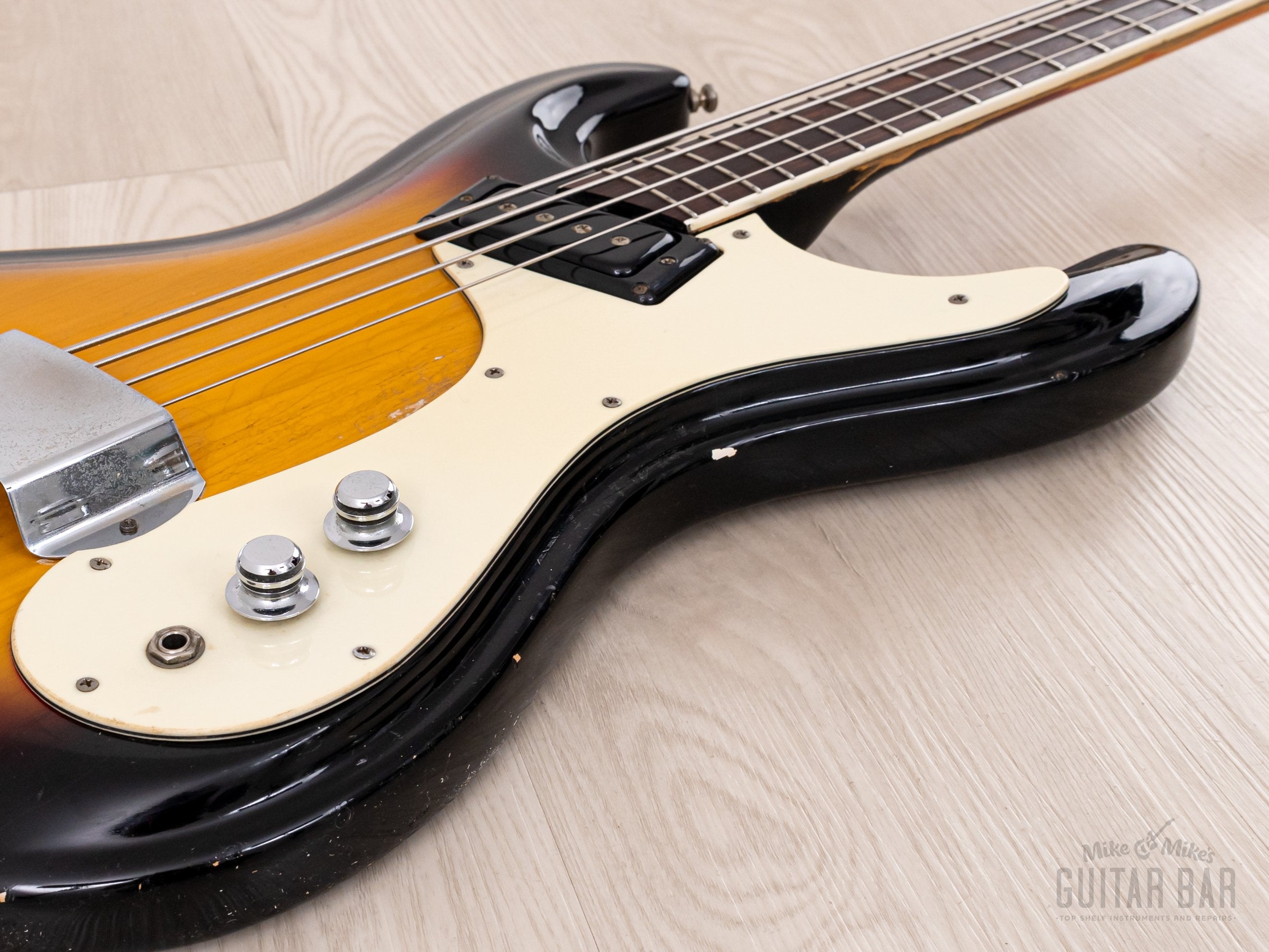 1965 Mosrite Ventures Model Vintage Short Scale Bass Sunburst
