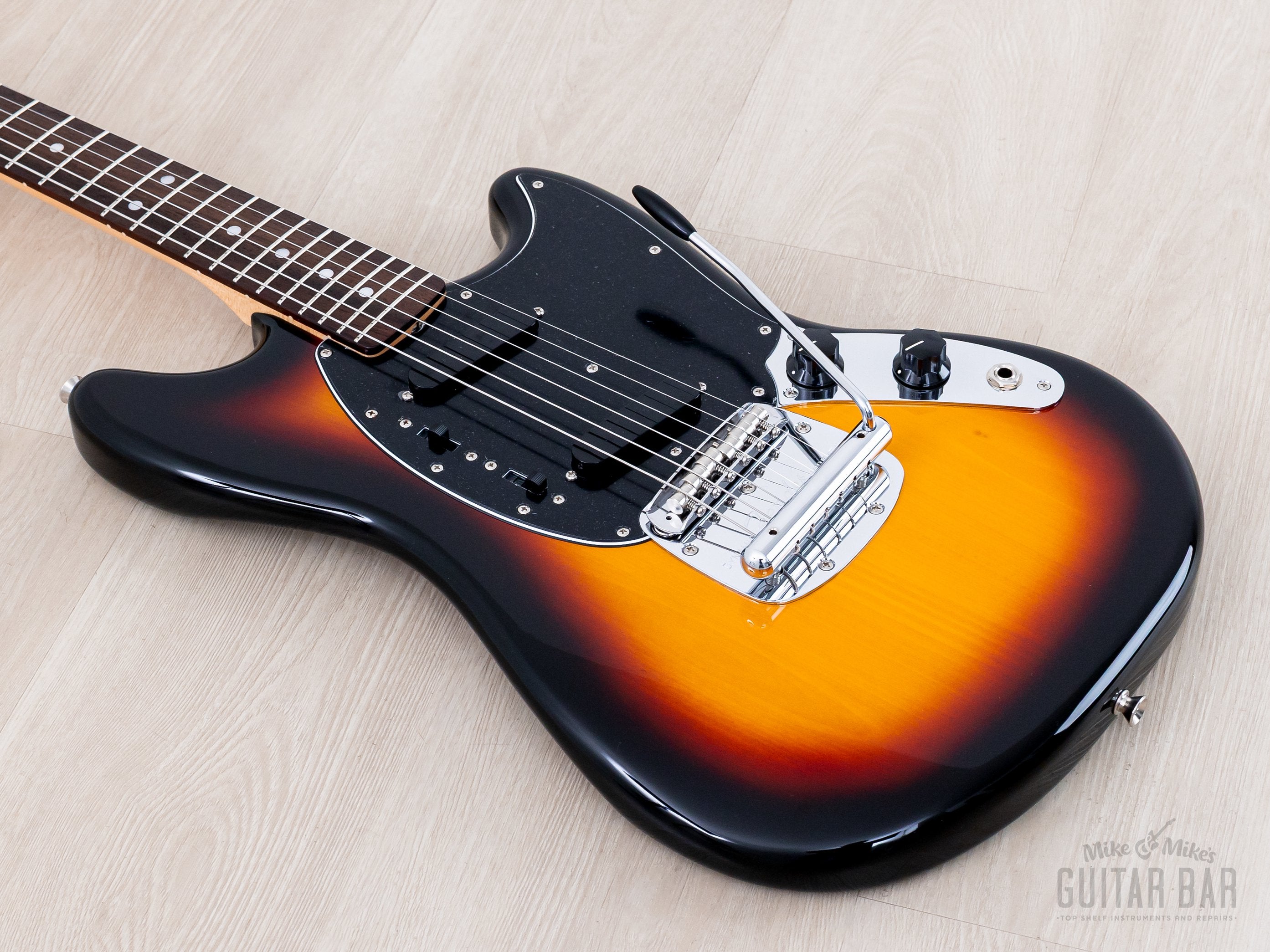2023 Fender Traditional II '70s Mustang FSR Collection Sunburst, Japan