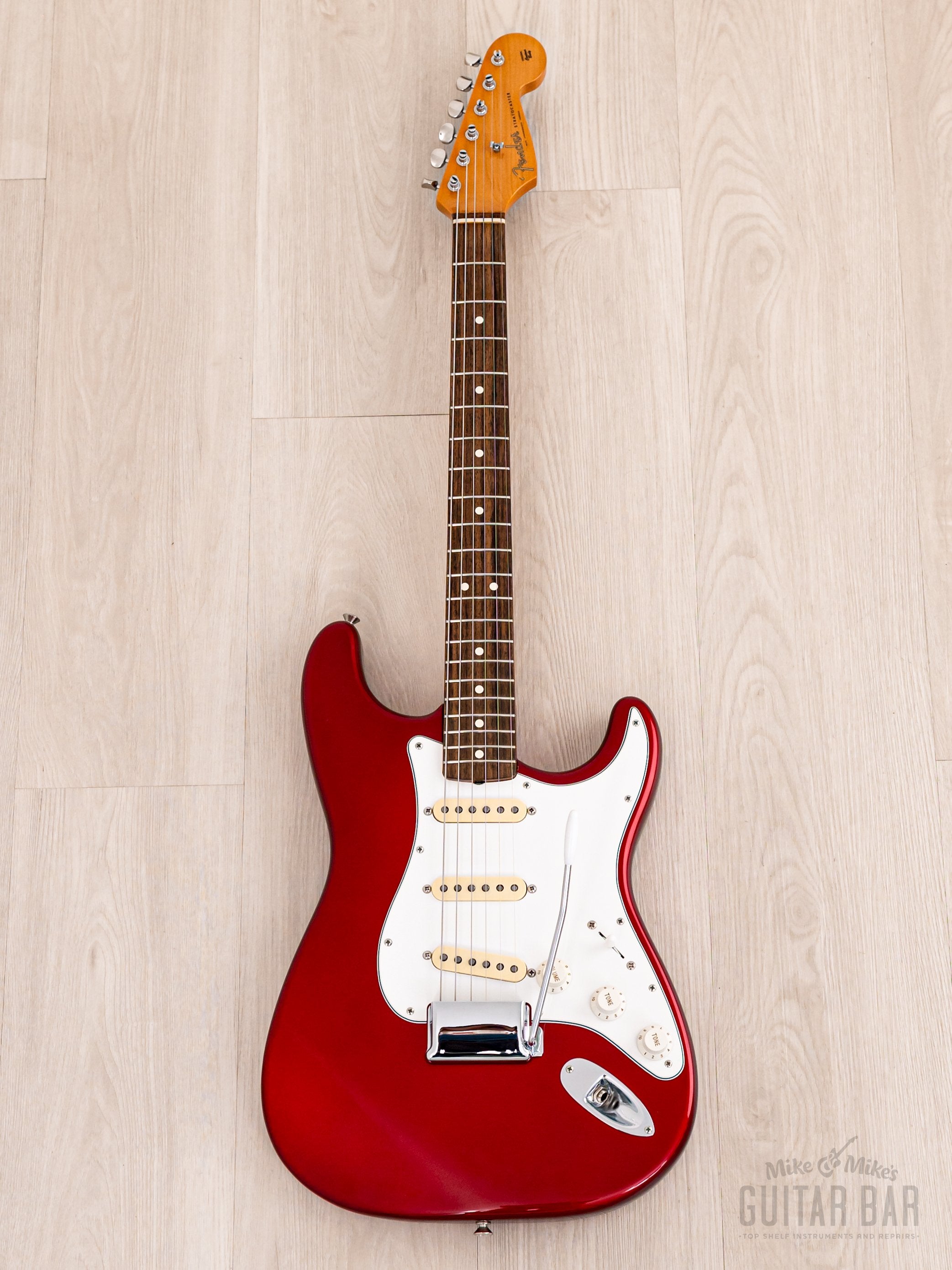 1997 Fender American Vintage '62 Stratocaster Candy Apple Red, Near-Mi