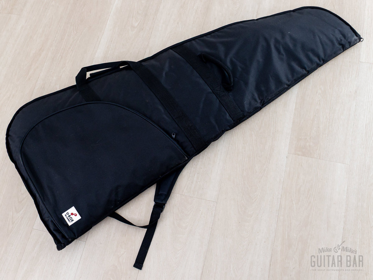 Black gigbag included