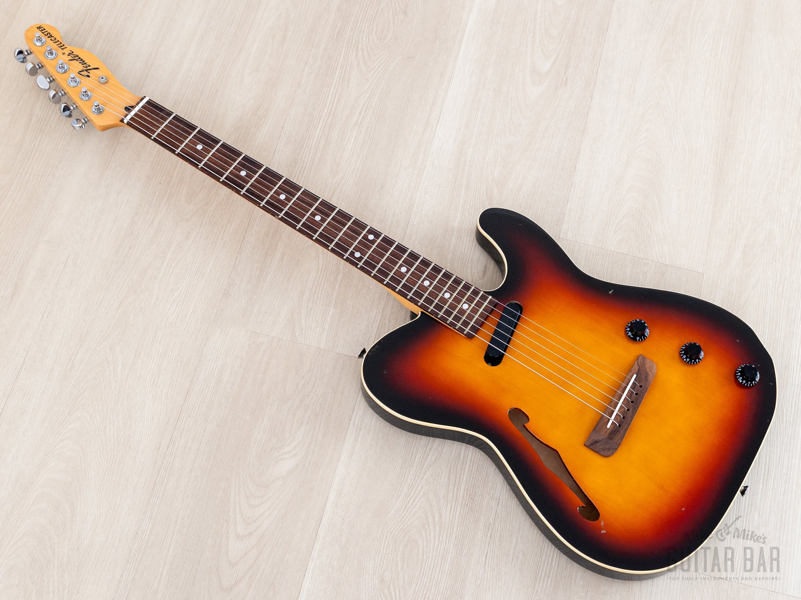 ギター Fender Telecaster Thinline Fender Introduces the Telecaster Thinline Super Deluxe - Premier