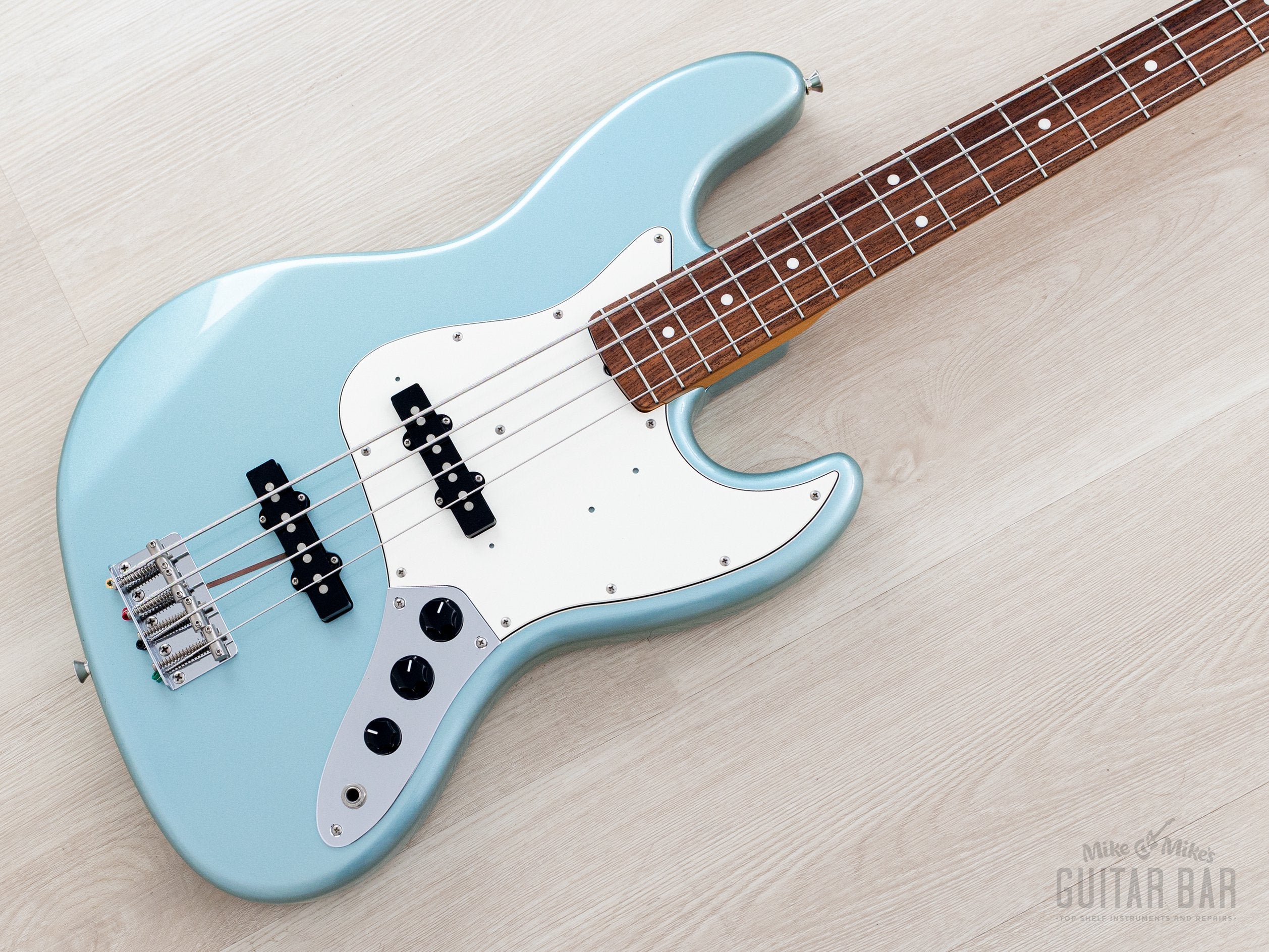 2011 Fender Jazz Bass '62 Vintage Reissue Ice Blue Metallic, Near-Mint