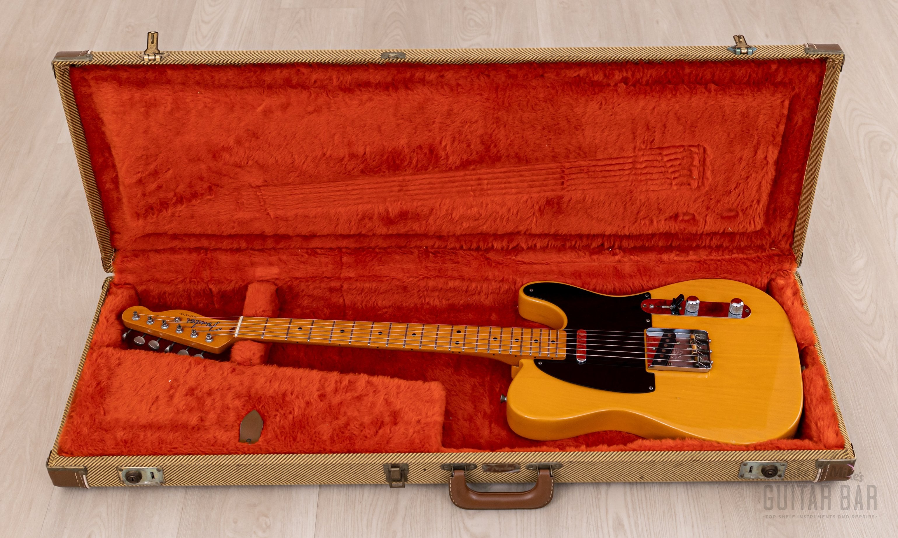 1995 Fender American Vintage '52 Telecaster Butterscotch w/ Case