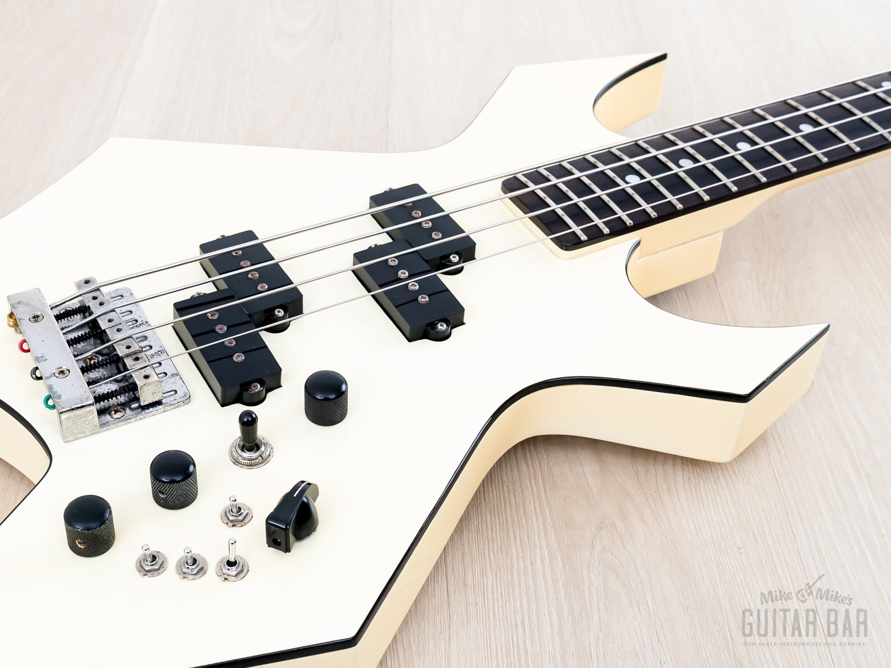 1985 B.C. Rich Warlock Bass NJ Series White Nikki Sixx w/ Active Pream