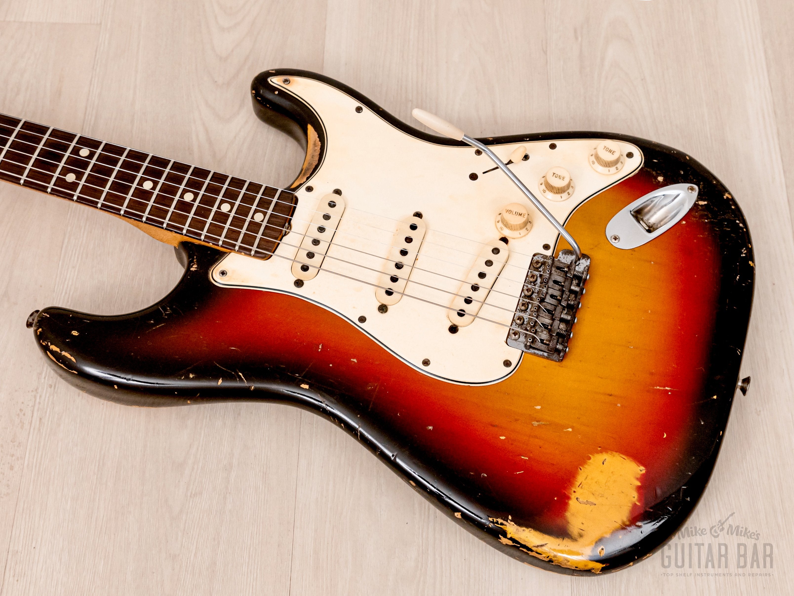 1965 Fender Stratocaster Vintage Electric Guitar Sunburst w/ Case