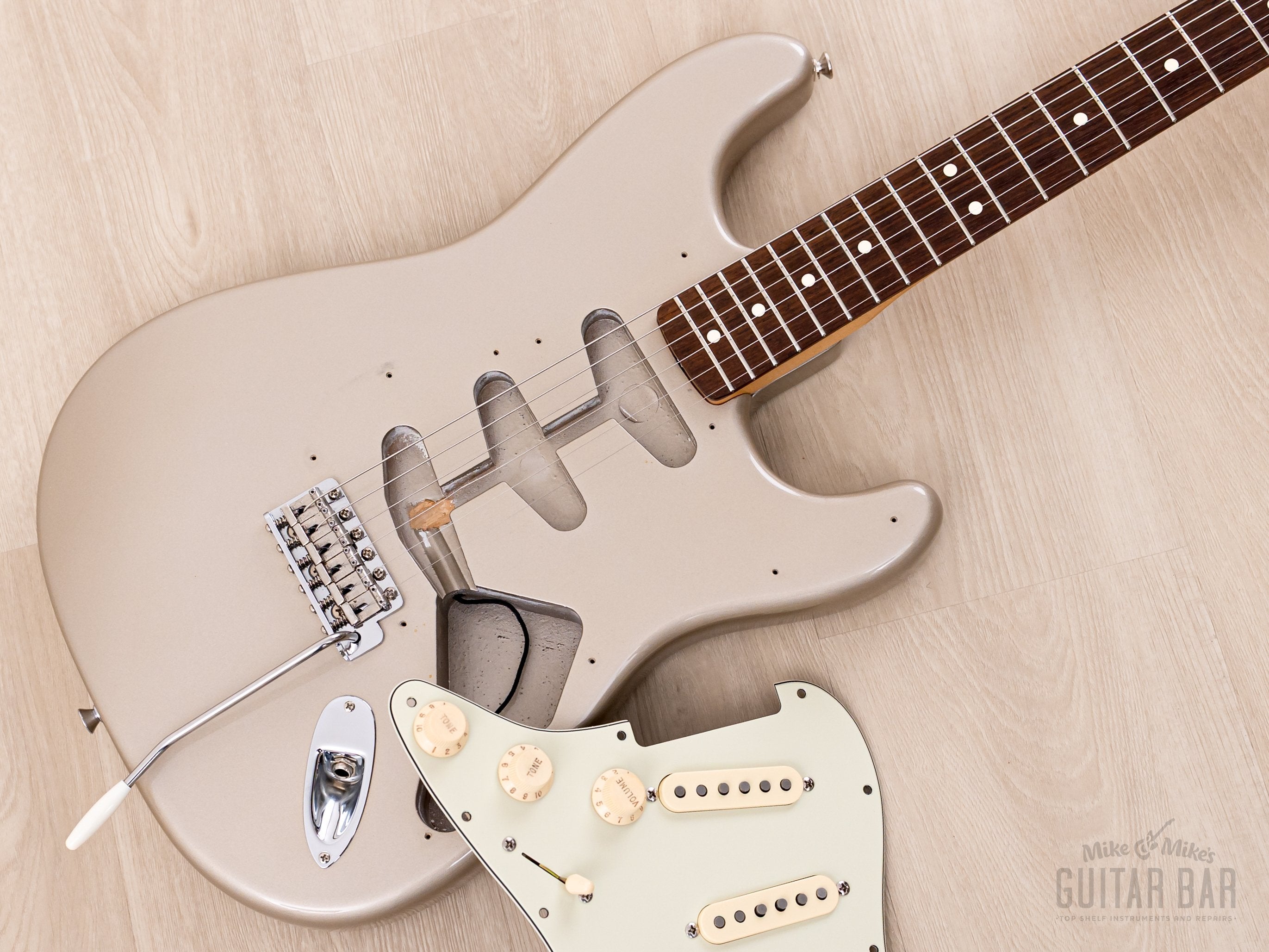 1997 Fender American Vintage '62 Stratocaster Shoreline Gold, Near-Mint w/ Case, Hangtags