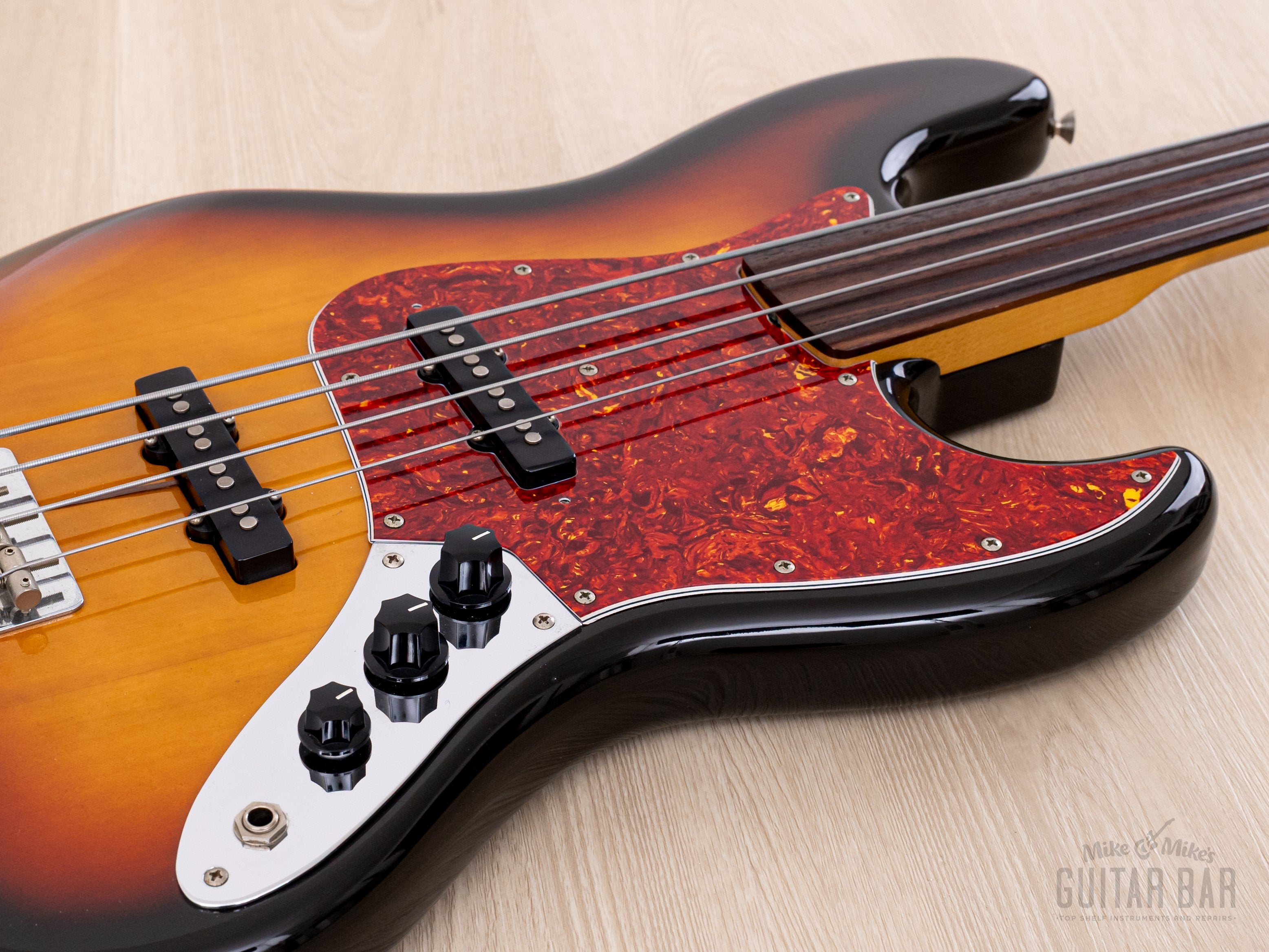 1990 Fender Jazz Bass Fretless ‘62 Vintage Reissue JB62-60FL Sunburst, Near-Mint, Japan MIJ Fujigen