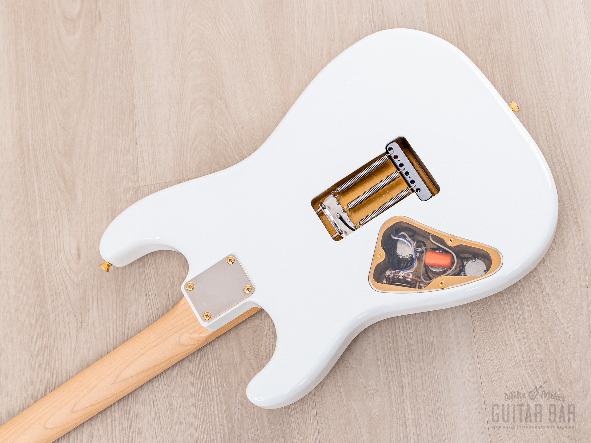 【とろろ】Fender Ken Stratocaster 2022 Fender Ken Stratocaster Experiment #1 Original White, Mint w/ Cas