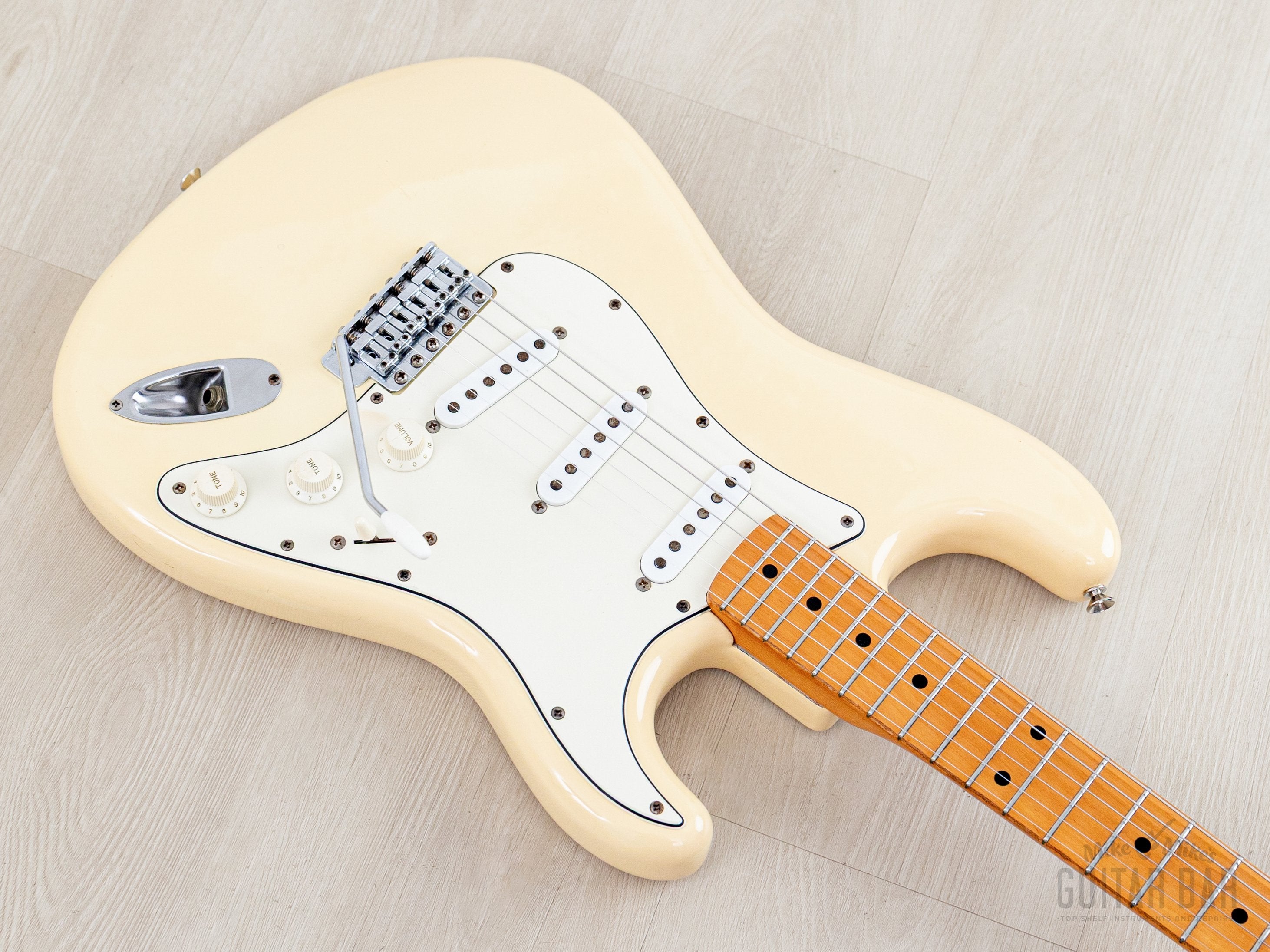 1983 Fender JV Stratocaster '72 Vintage Reissue ST72-55 Olympic White,