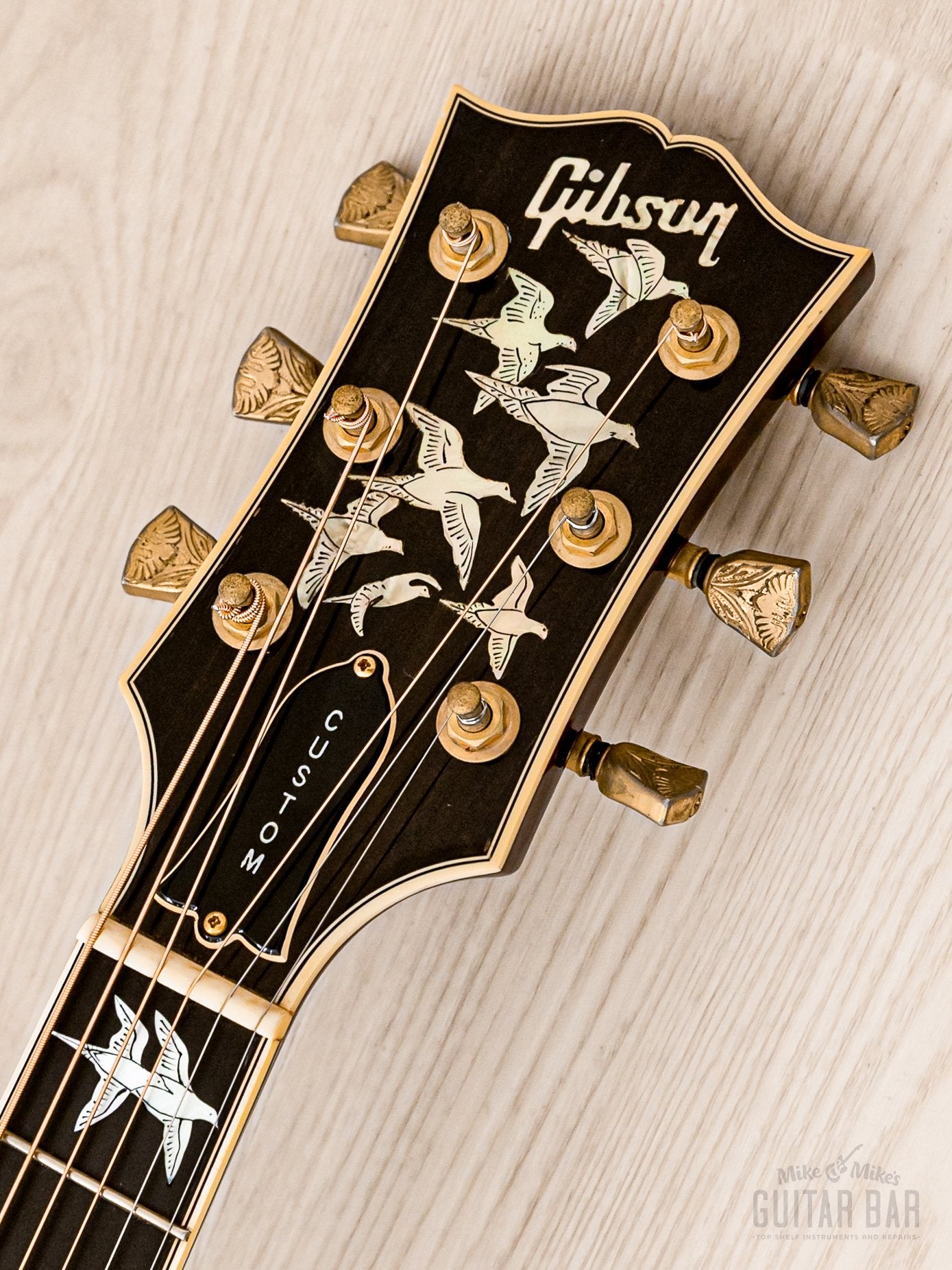 2000 Gibson Doves In Flight Dreadnought Acoustic Guitar Antique Natural w/ Case