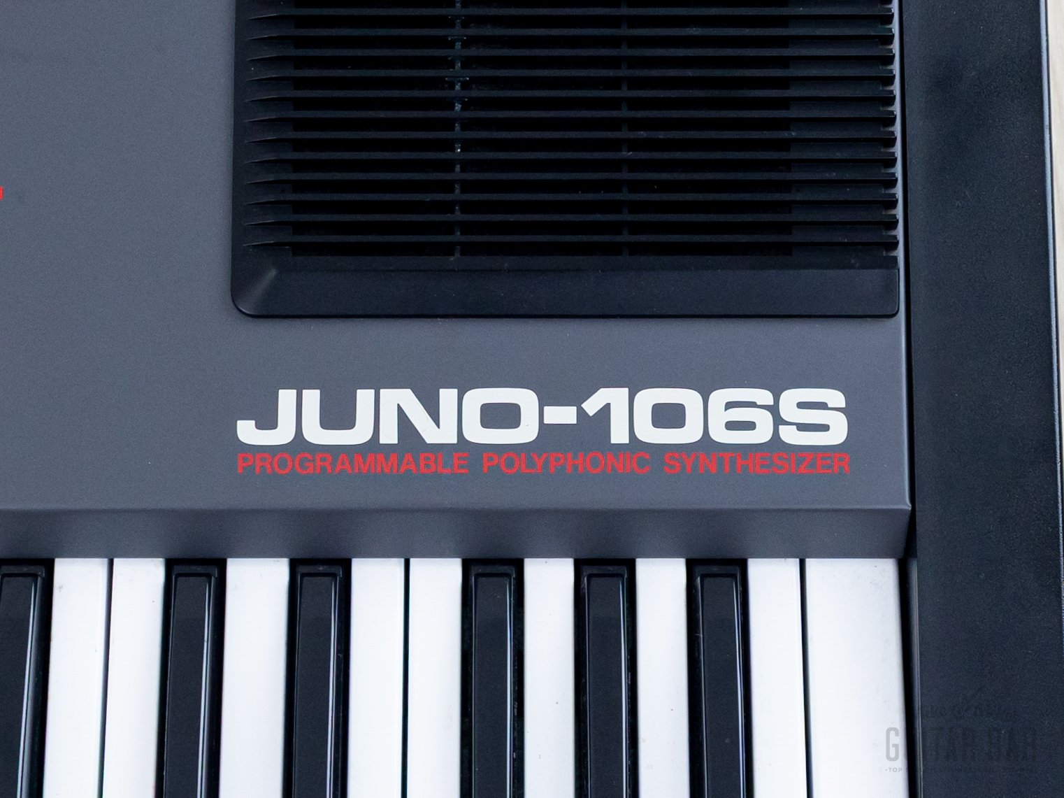 1985 Roland Juno-106S Vintage Analog Synthesizer Near-Mint w/ Built-In
