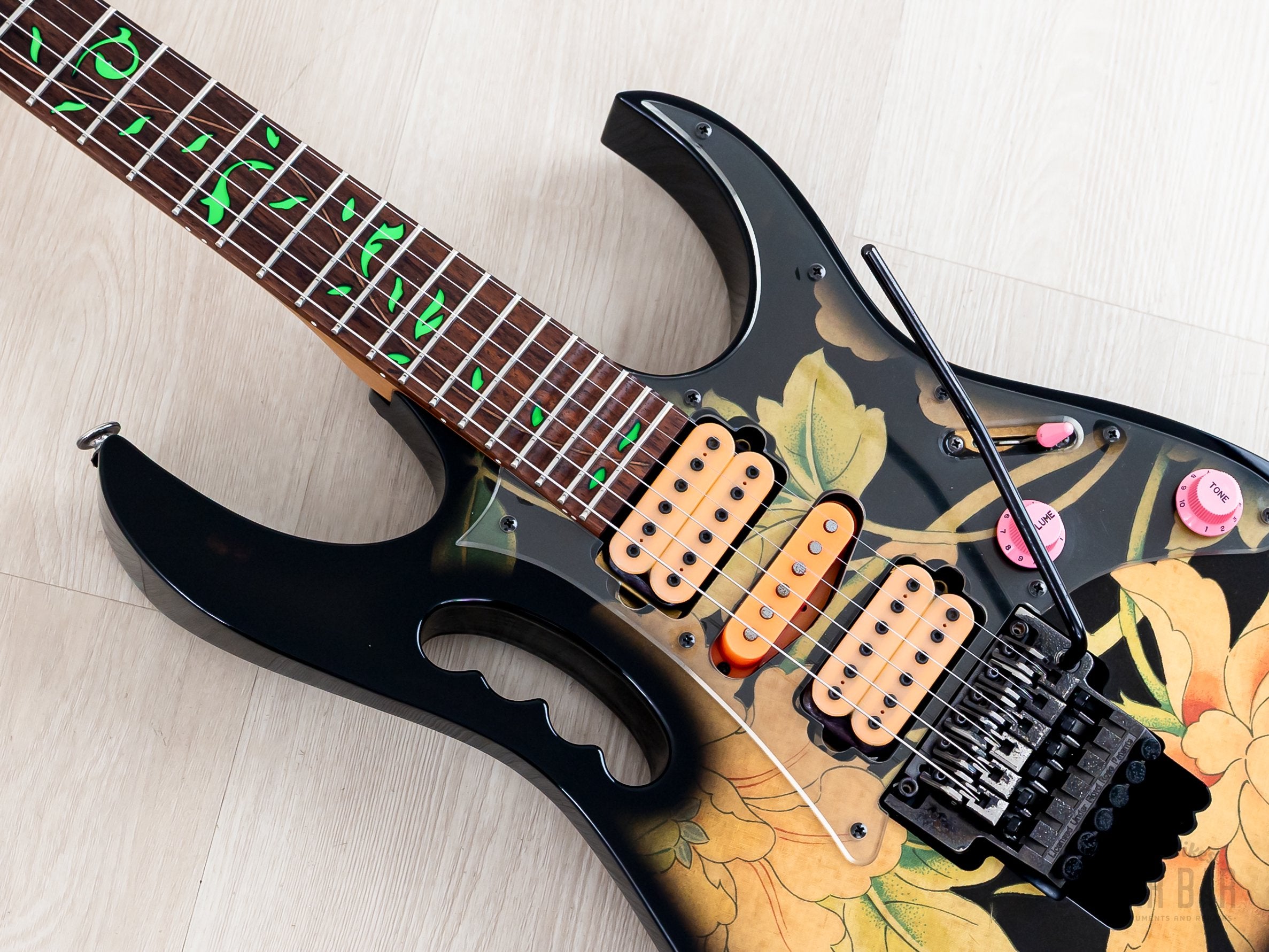 1997 Ibanez JEM77-FP Steve Vai Signature Vintage Guitar Black Floral P